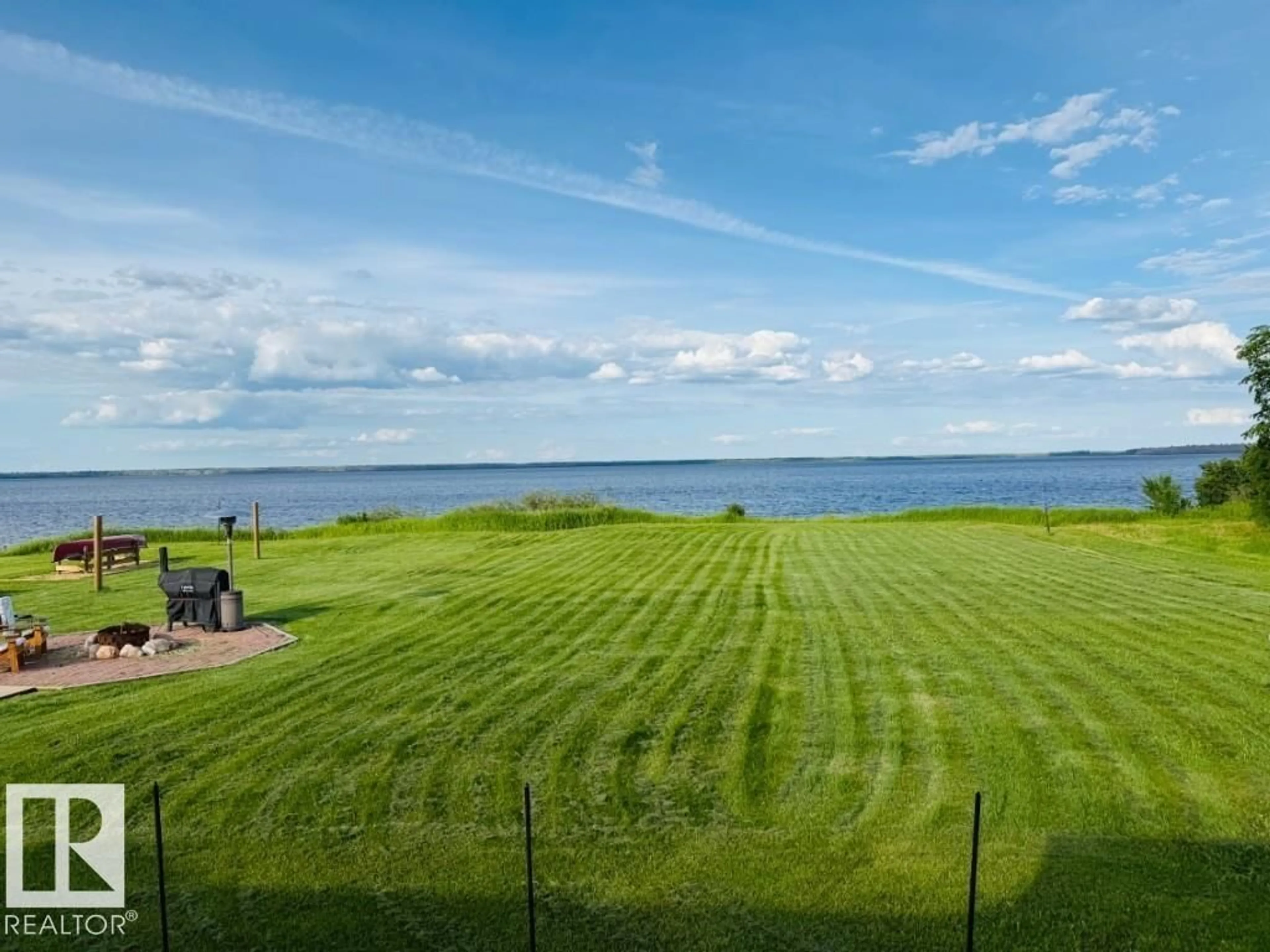 A pic from outside/outdoor area/front of a property/back of a property/a pic from drone, water/lake/river/ocean view for 890 PELICAN RD, Rural Opportunity M.D. Alberta T0G2K0