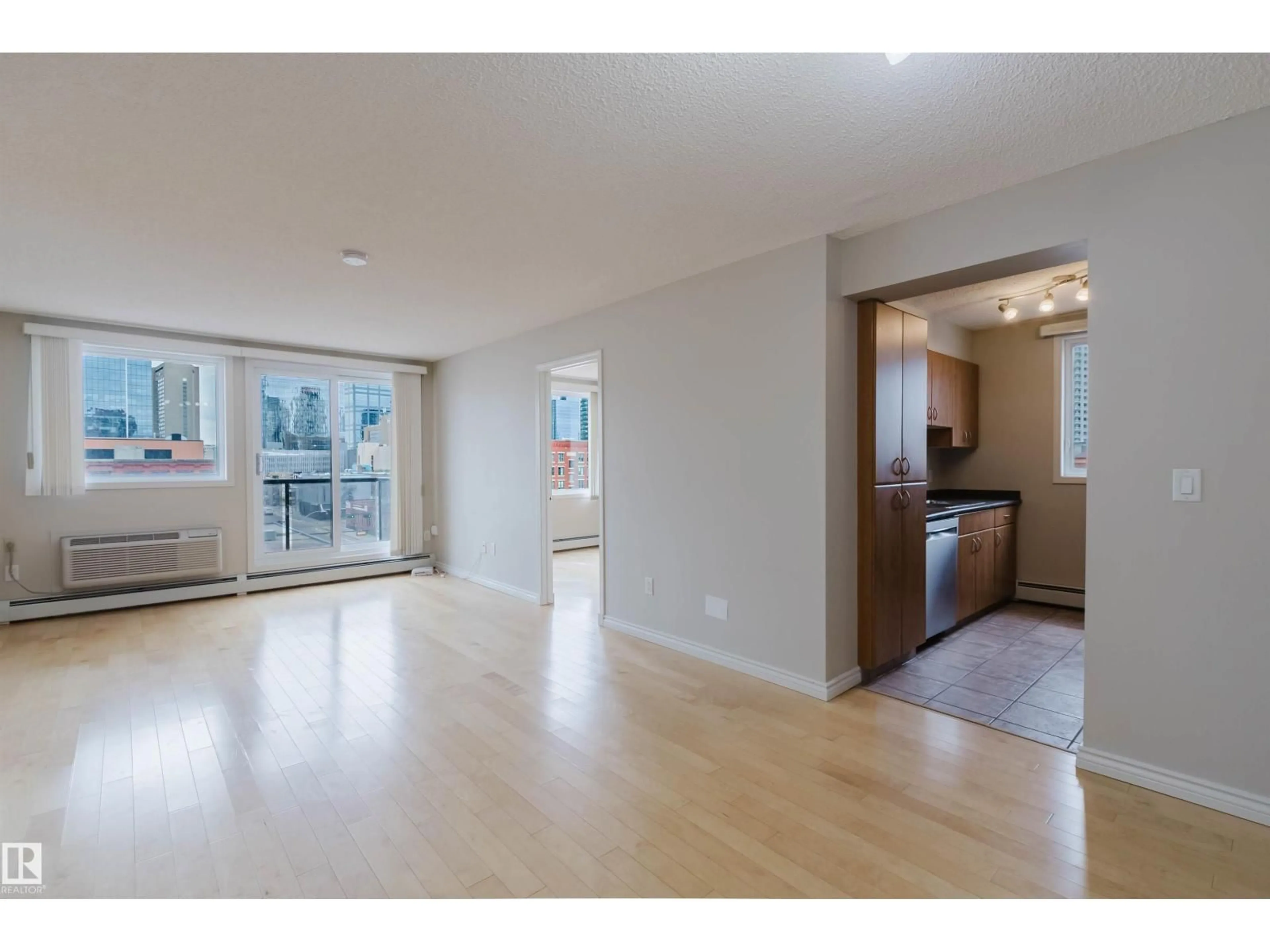 Unknown for 608 - 10303 105 ST NW, Edmonton Alberta T5J5G3