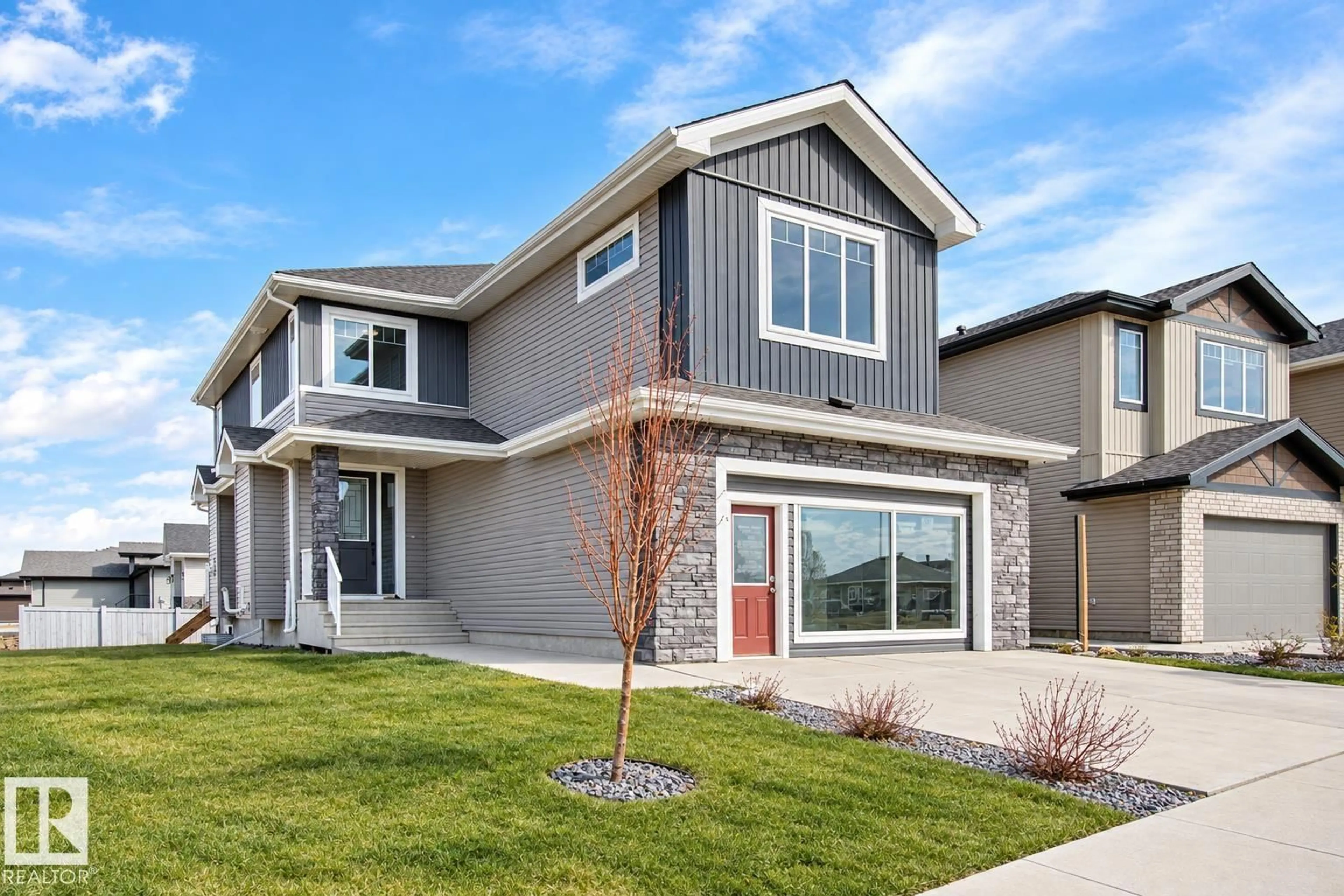 Home with brick exterior material, street for 558 MEADOWVIEW DR, Fort Saskatchewan Alberta T8L0V4