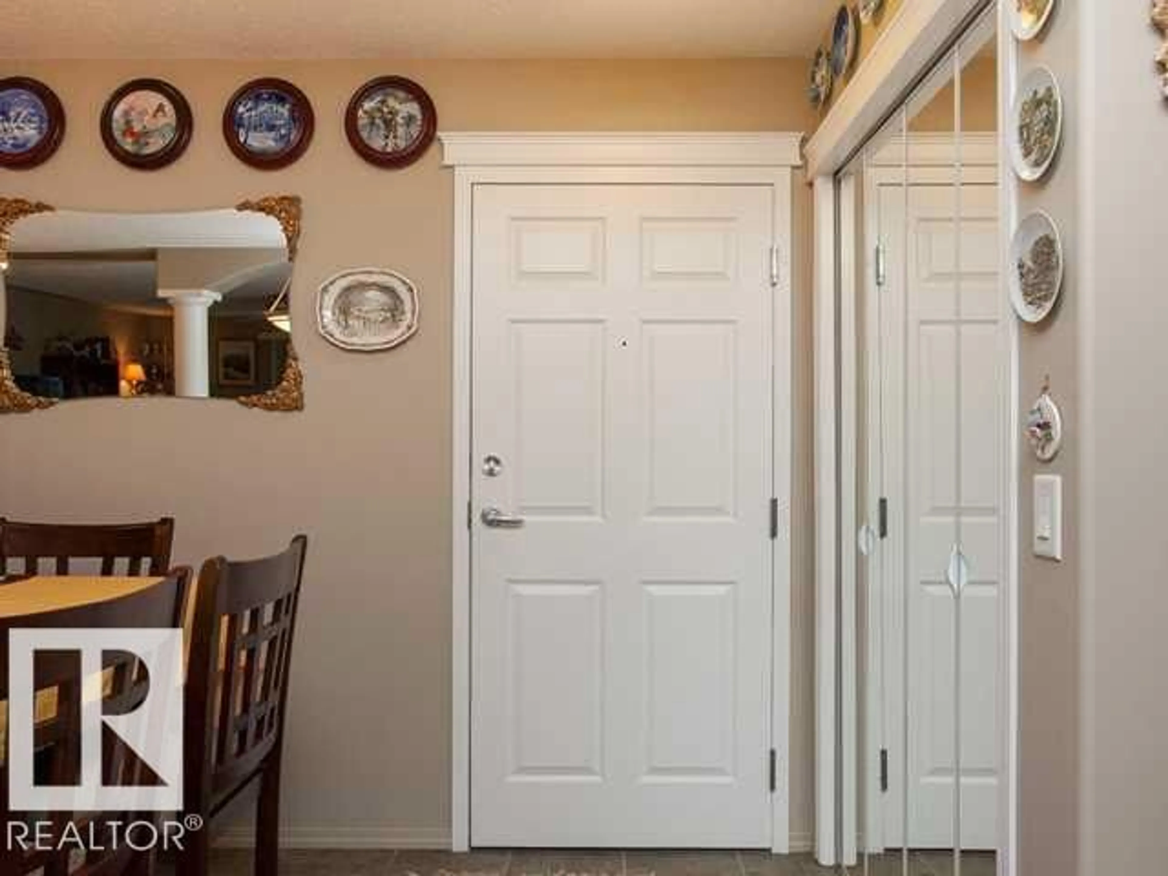 Indoor entryway for #419 - 261 YOUVILLE DR, Edmonton Alberta T6L7H3