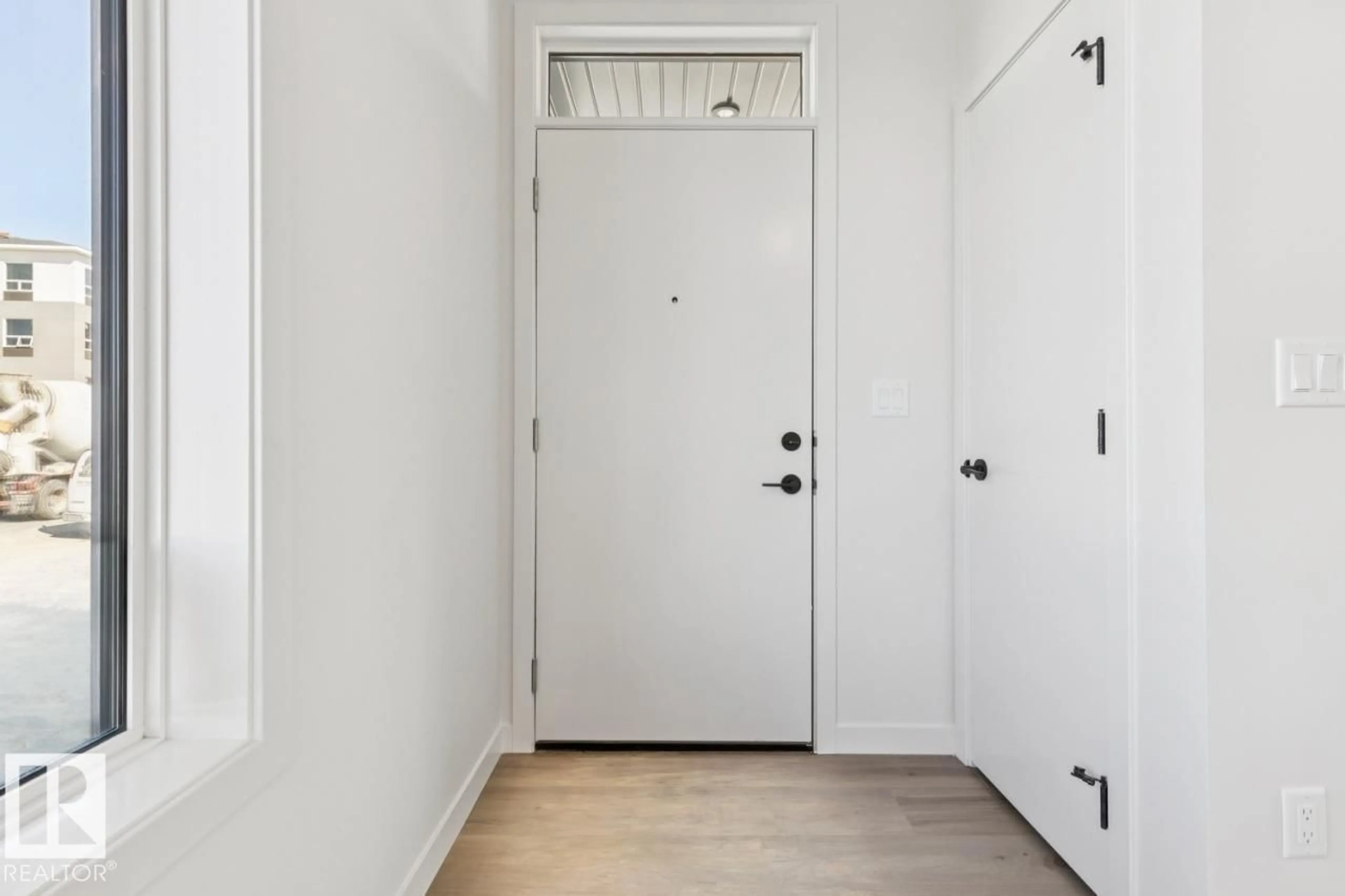 Indoor entryway for 353 RANKIN DR, St. Albert Alberta T8N5T2