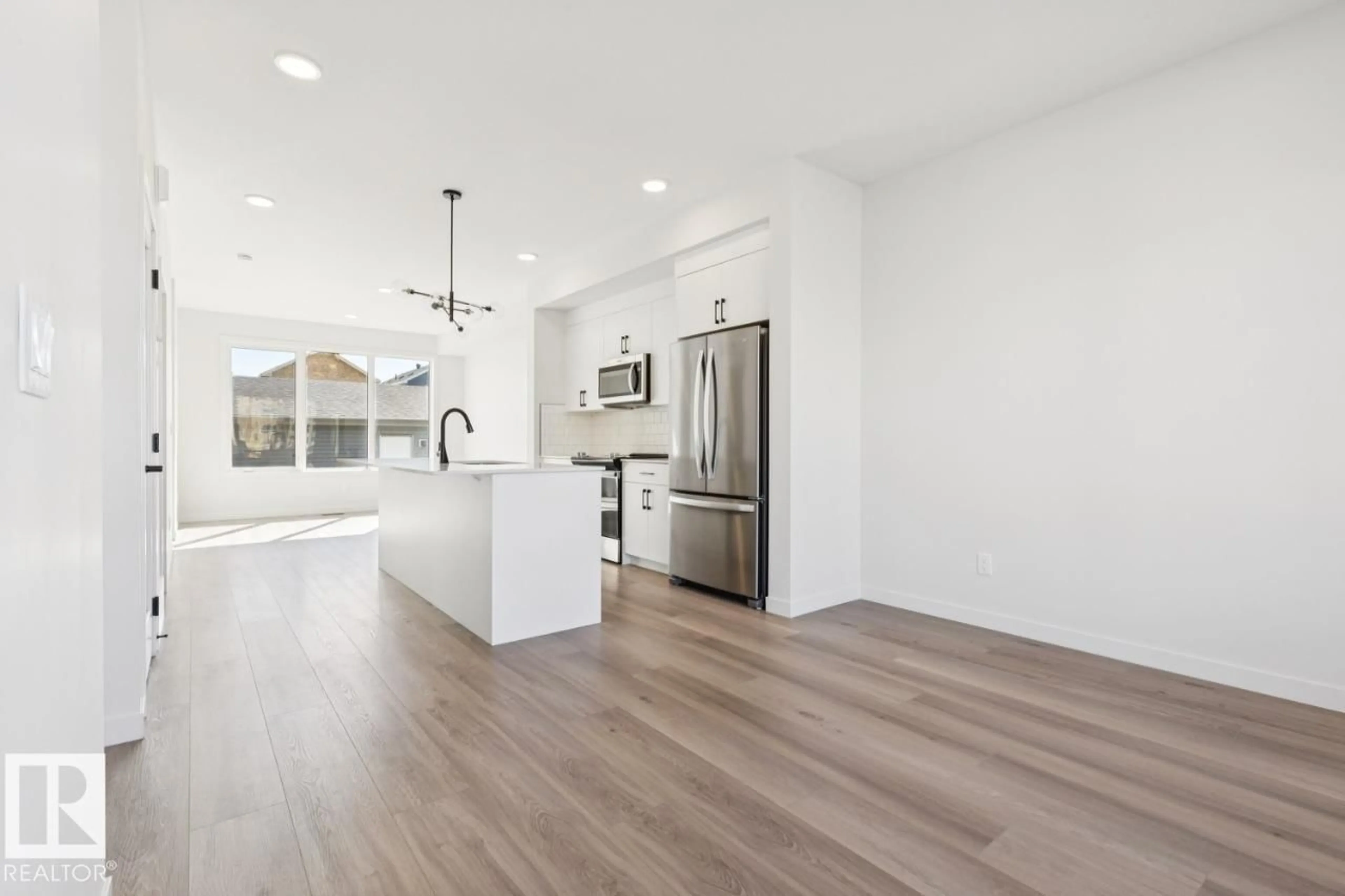 Open concept kitchen, unknown for 353 RANKIN DR, St. Albert Alberta T8N5T2
