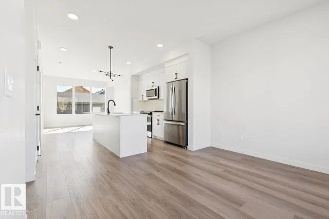 353 RANKIN DR, St. Albert 3