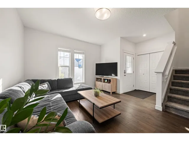222 DESROCHERS BV, Edmonton 5