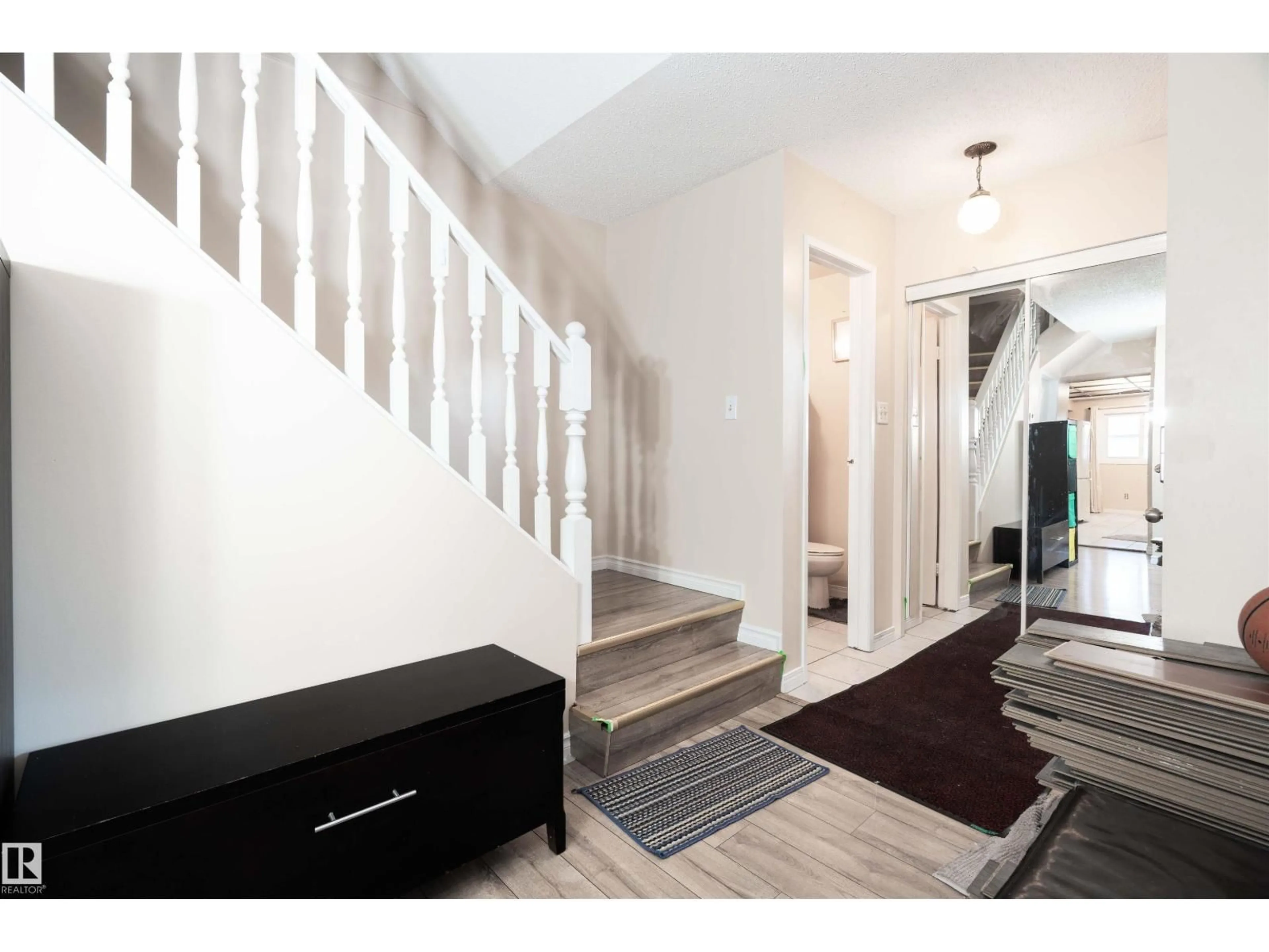 Indoor entryway for 58 - 2020 105 ST, Edmonton Alberta T6J5J2