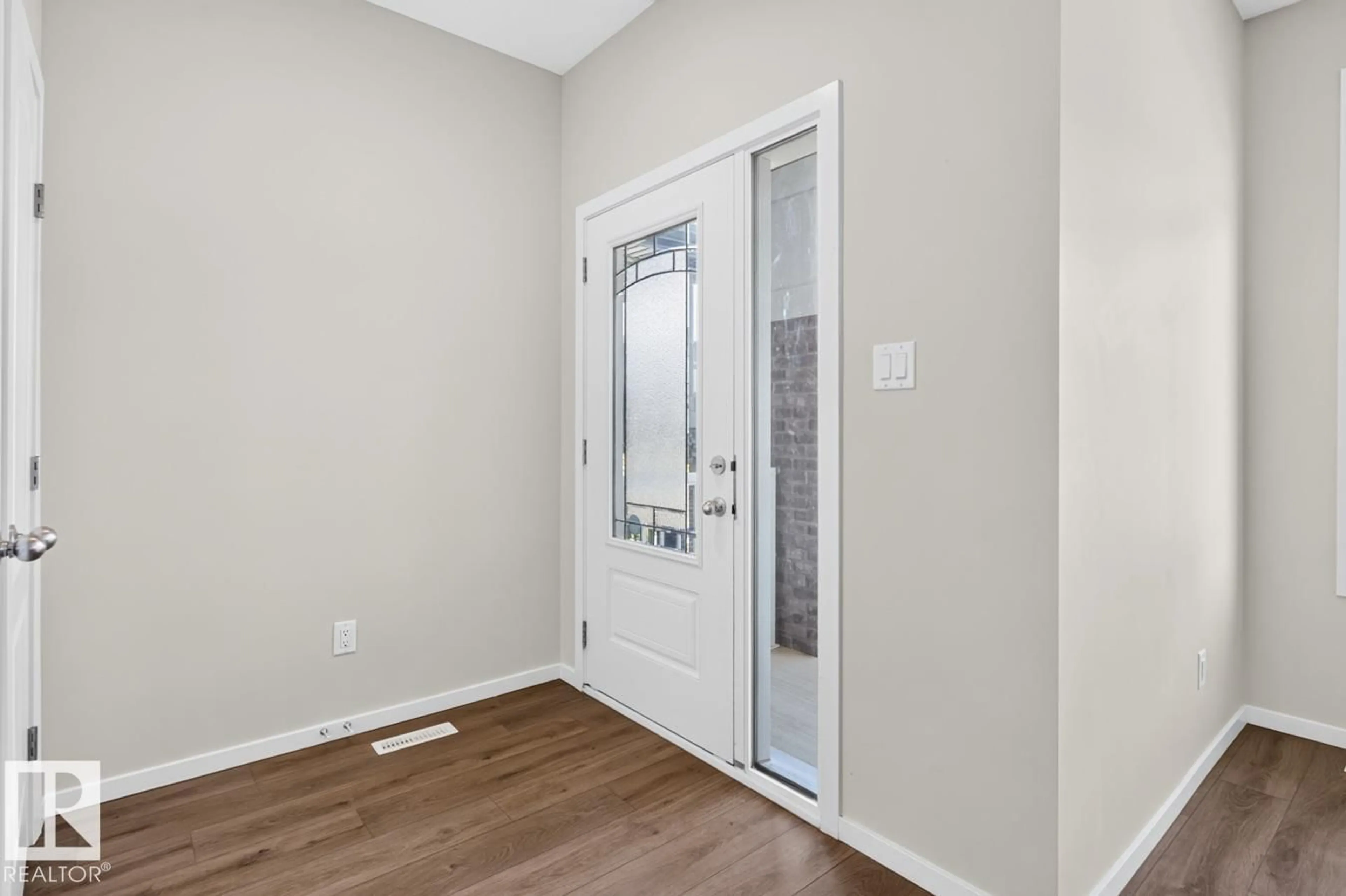 Indoor entryway for 9478 COLAK LN, Edmonton Alberta T6W5B6