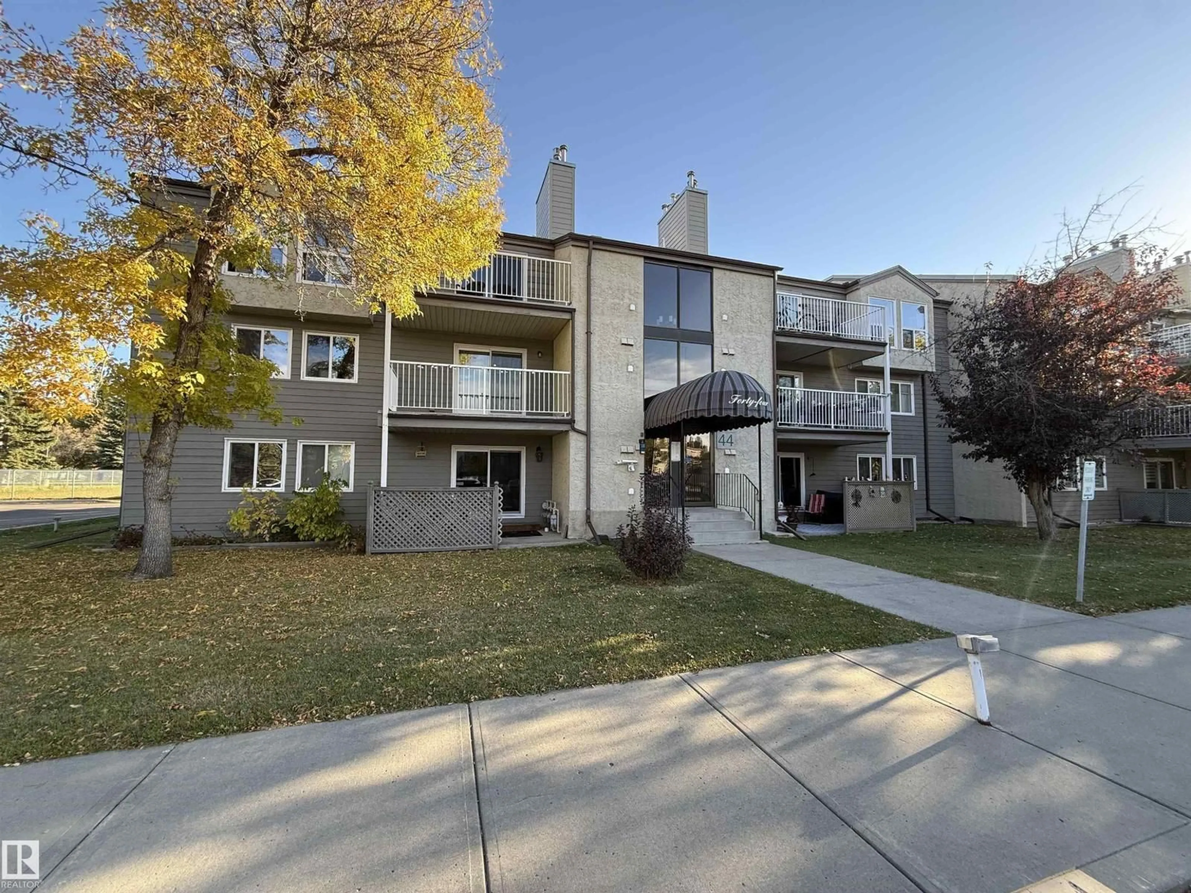 A pic from outside/outdoor area/front of a property/back of a property/a pic from drone, unknown for 44 - 102 ALPINE PL, St. Albert Alberta T8N3Y2