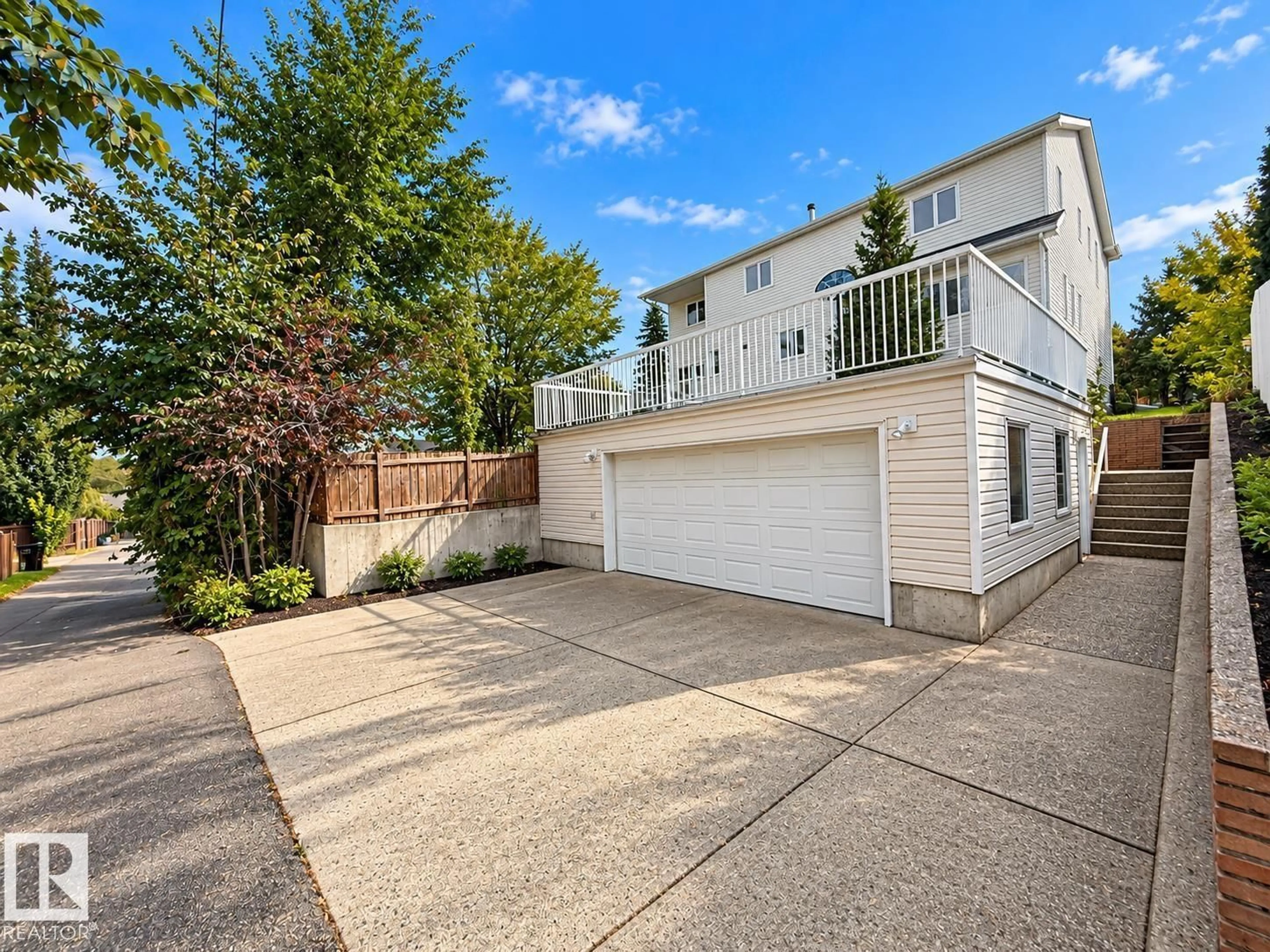 A pic from outside/outdoor area/front of a property/back of a property/a pic from drone, street for 6508 109 AV, Edmonton Alberta T6A1S2