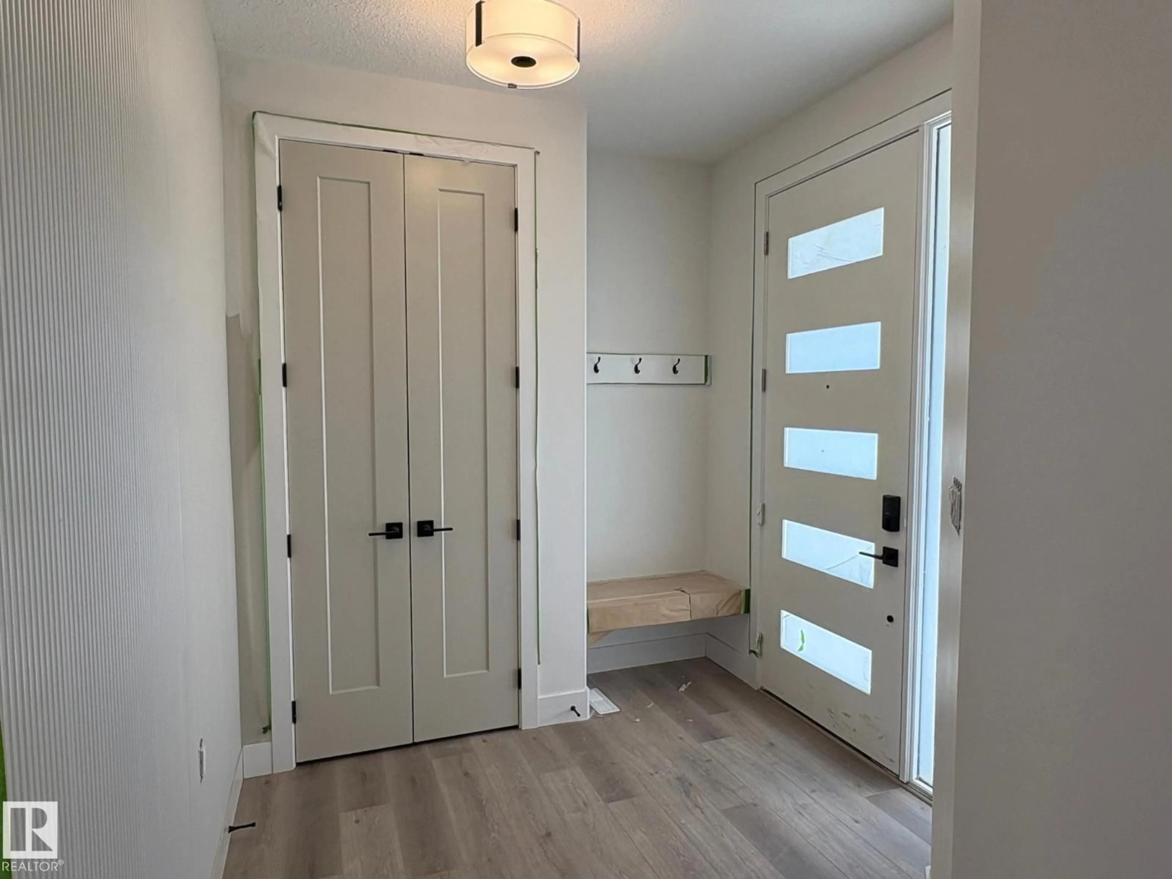 Indoor entryway for 14 ARTHUR WY, Spruce Grove Alberta T7X0Y4