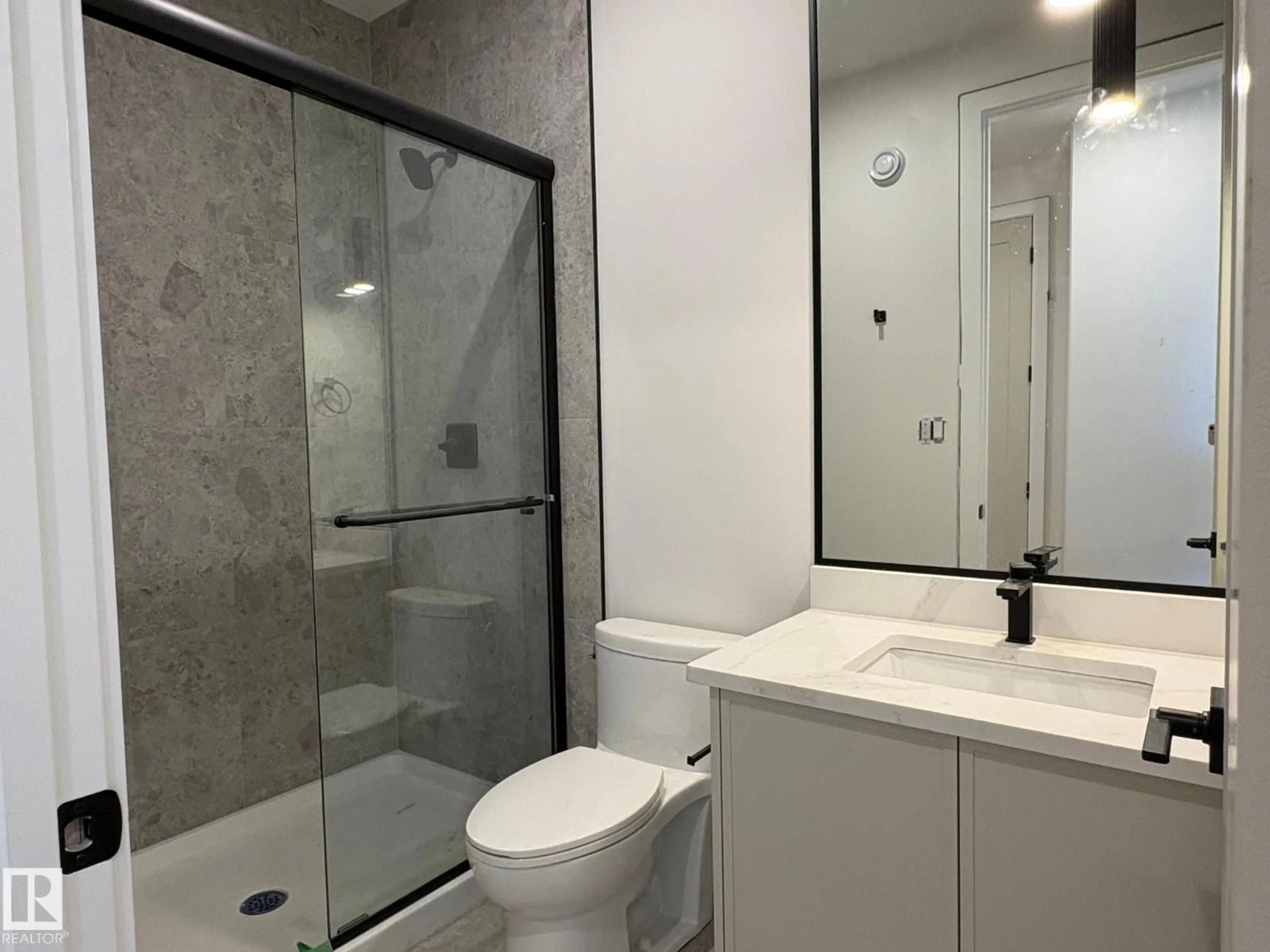 Standard bathroom, ceramic/tile floor for 14 ARTHUR WY, Spruce Grove Alberta T7X0Y4