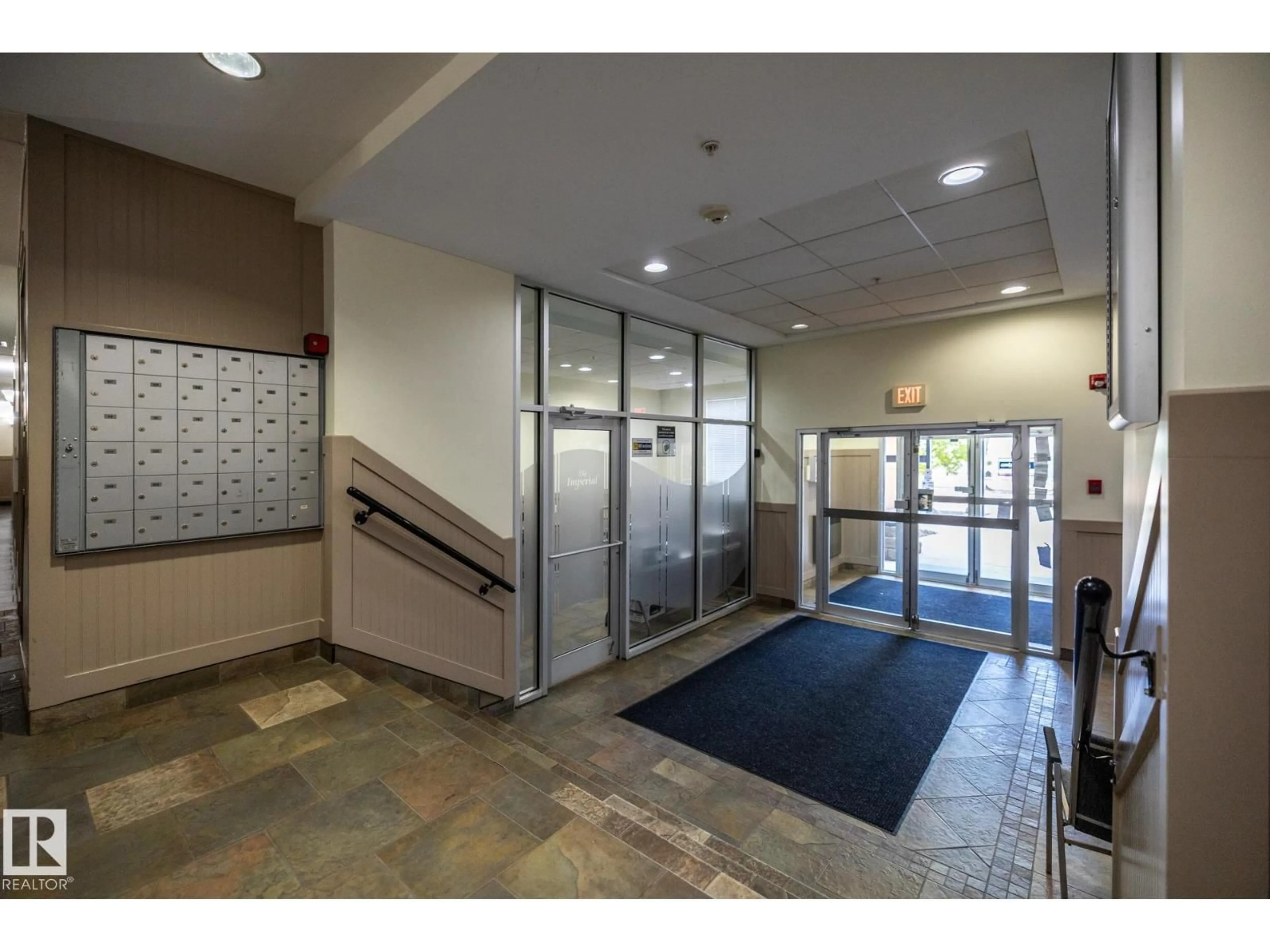 Indoor foyer for 217 - 10235 112 ST NW, Edmonton Alberta T5K1M7