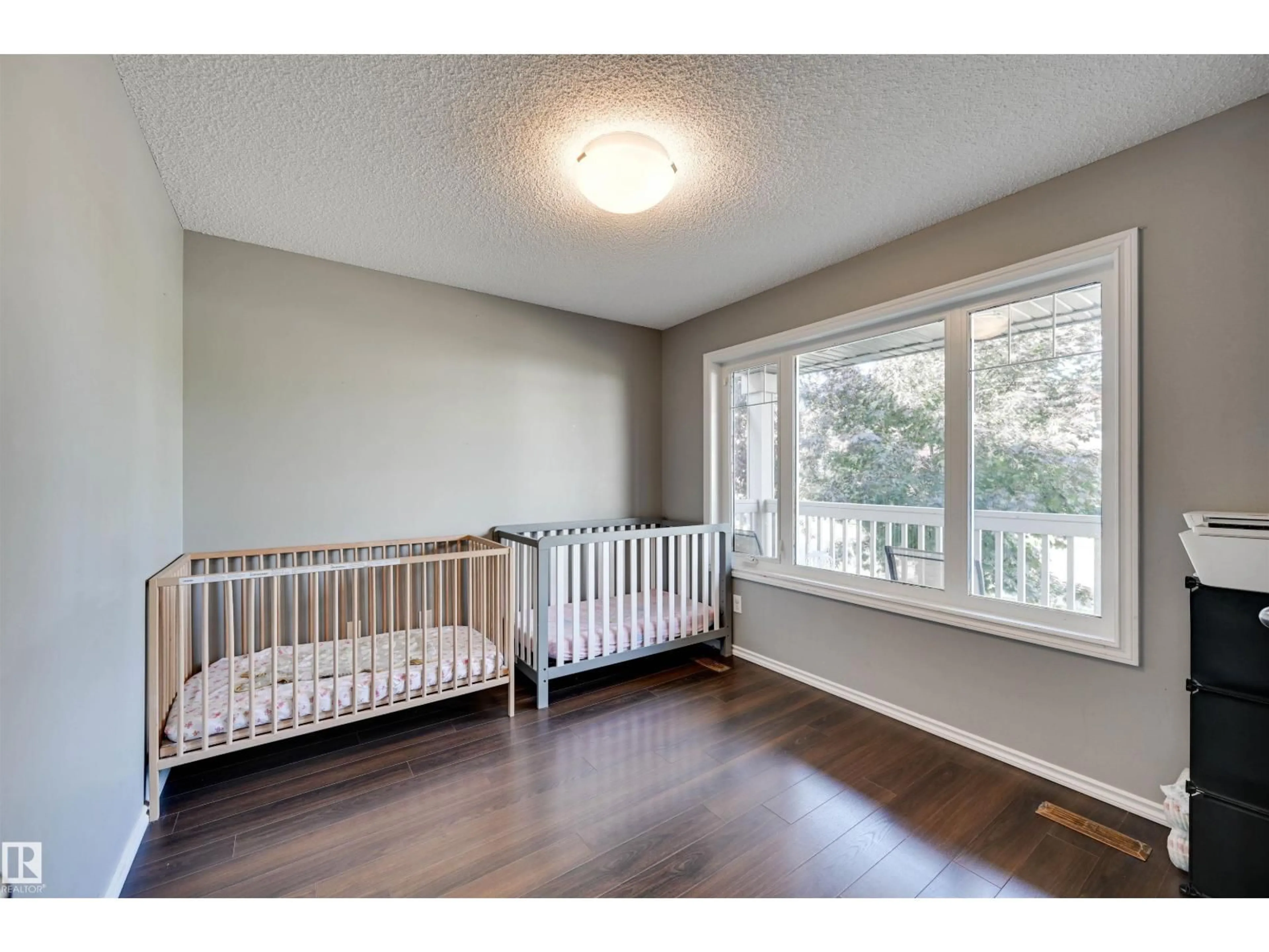 A pic of a room for NW - 9523 212 ST, Edmonton Alberta T5T4J6