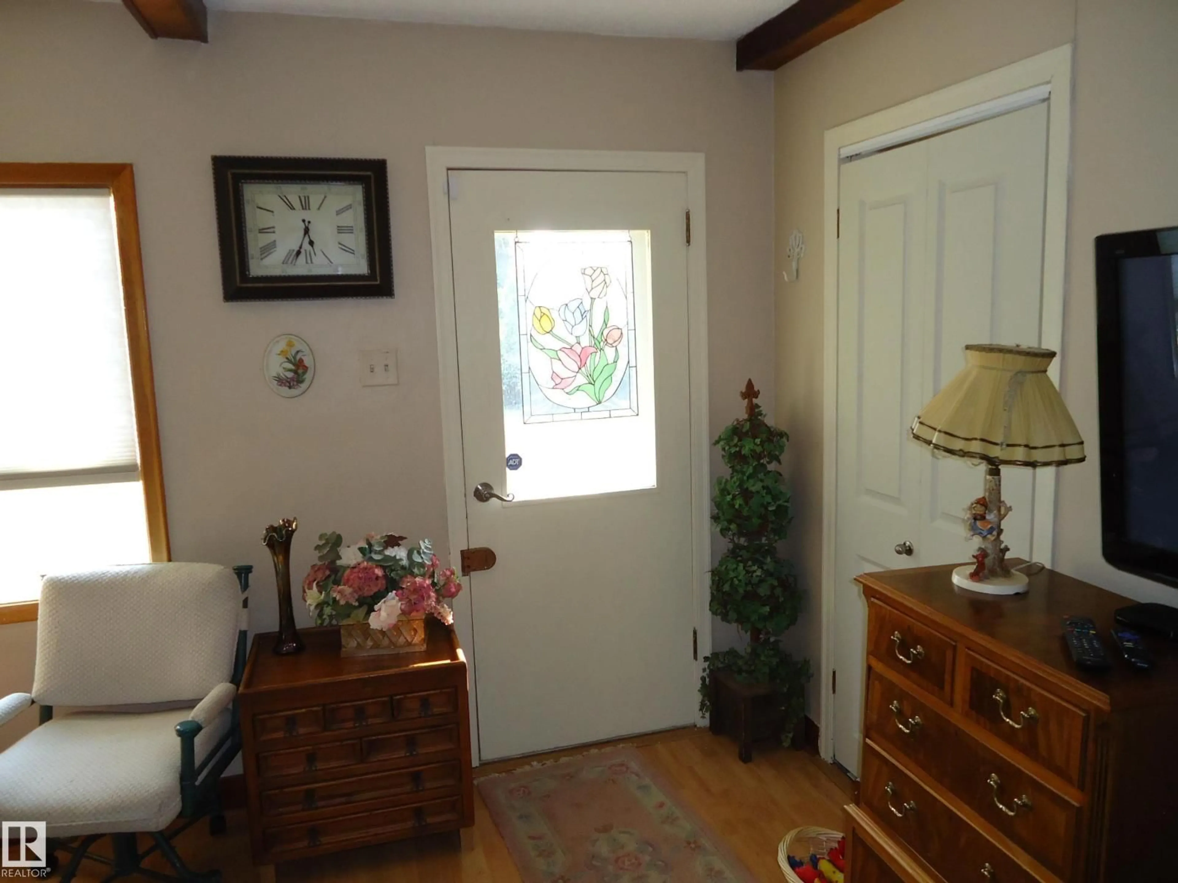 Indoor entryway for 4812 50 AV, Holden Alberta T0B2C0