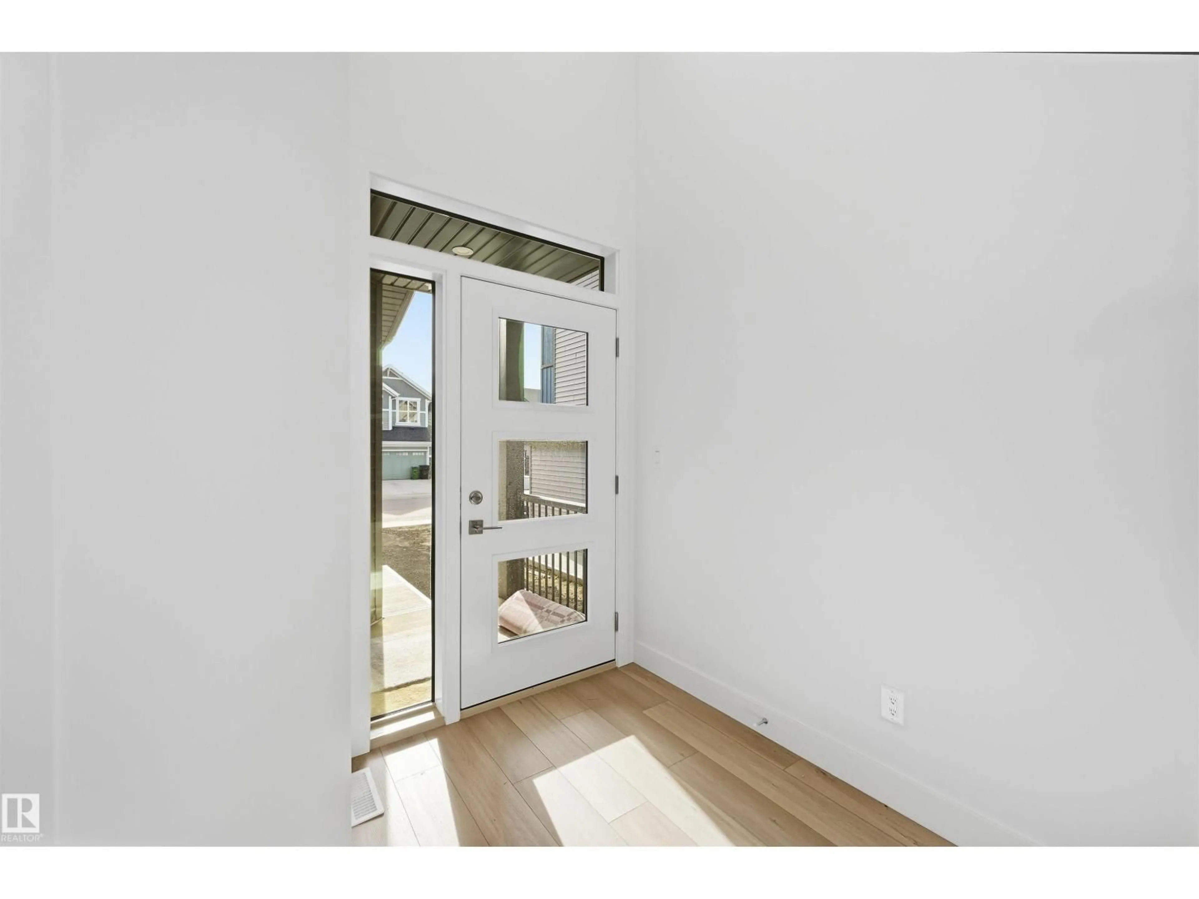 Indoor entryway for SW - 3050 DIXON LANDING LD, Edmonton Alberta T6W5L2