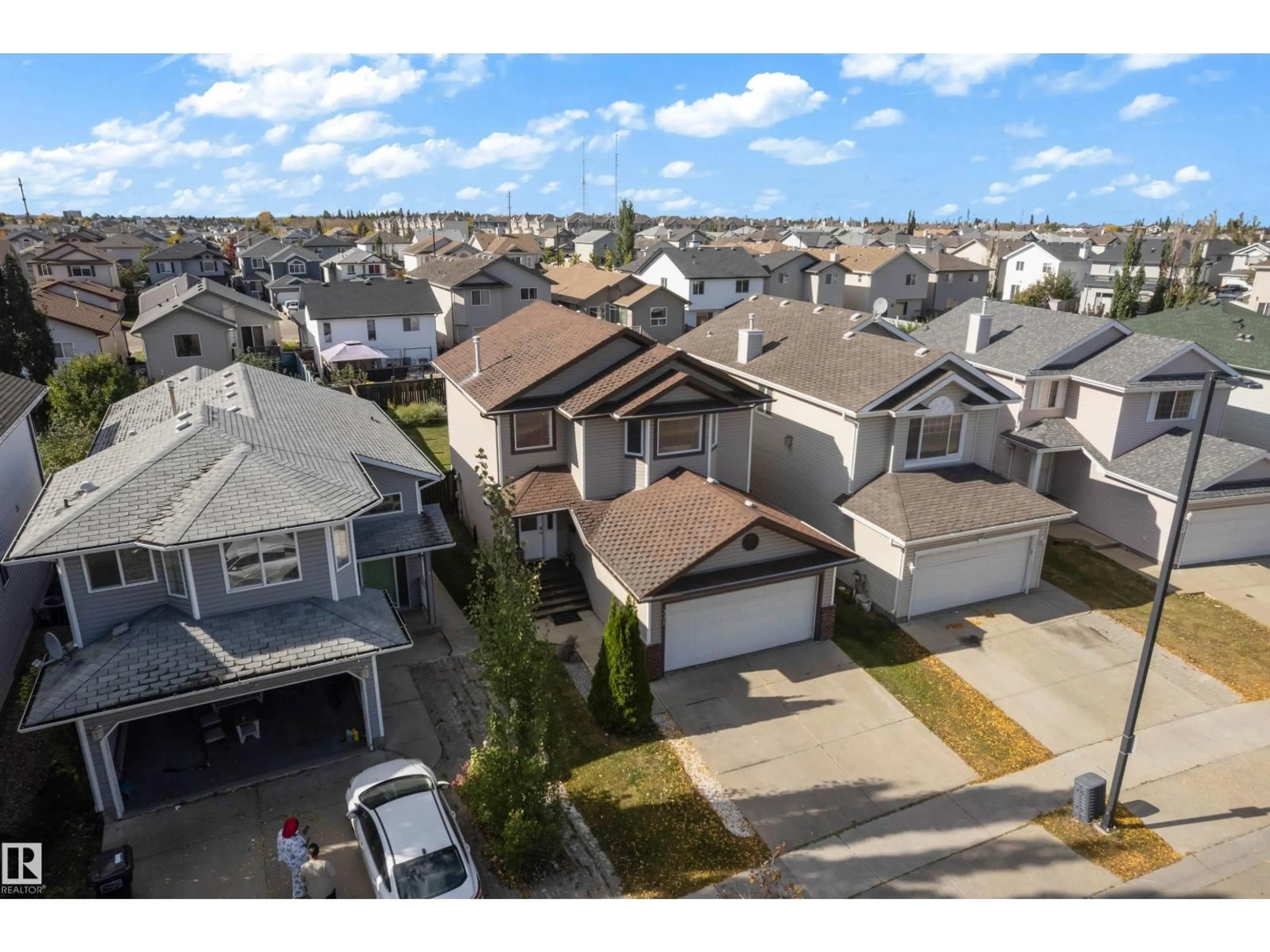 A pic from outside/outdoor area/front of a property/back of a property/a pic from drone, street for 331 SILVER BERRY RD, Edmonton Alberta T6T2A7