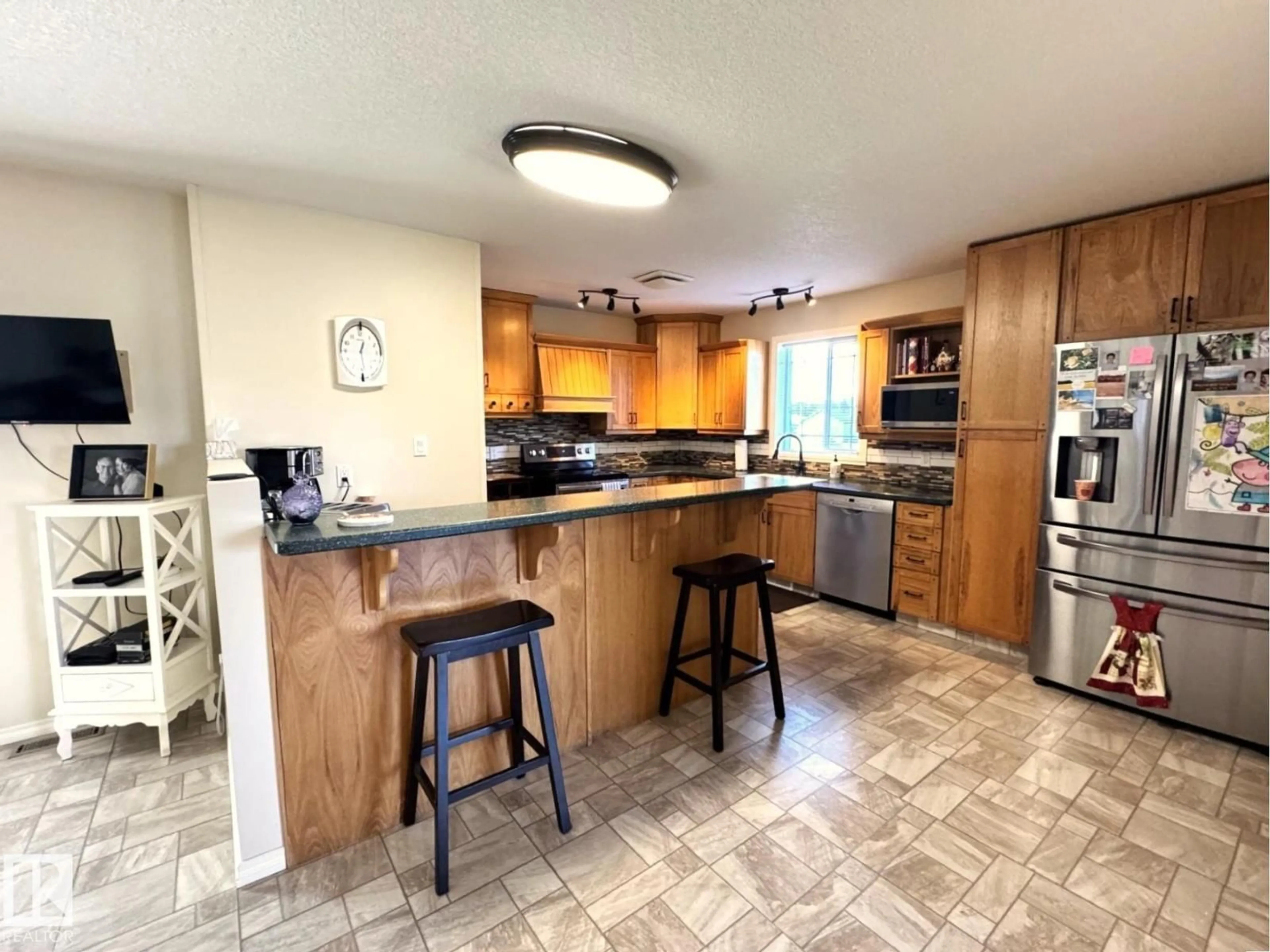 Open concept kitchen, unknown for 4928 50 AVE, Entwistle Alberta T0E0S0