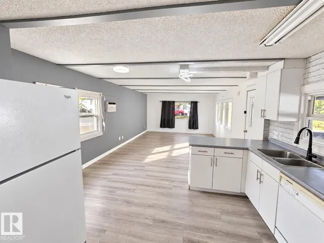 NW - 177 WEST VIEW CR, Edmonton 4