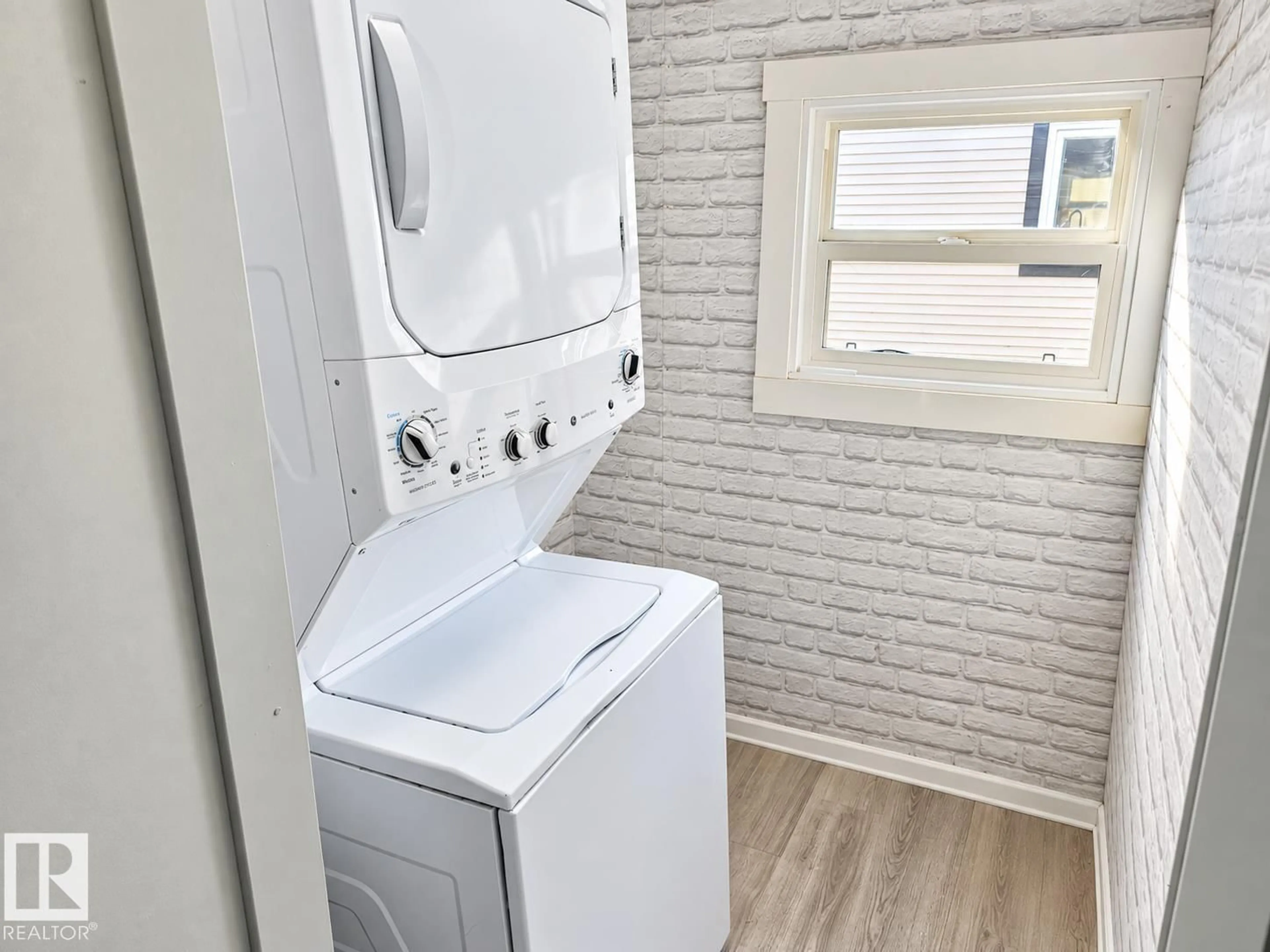 Laundry room for NW - 177 WEST VIEW CR, Edmonton Alberta T5S1T1
