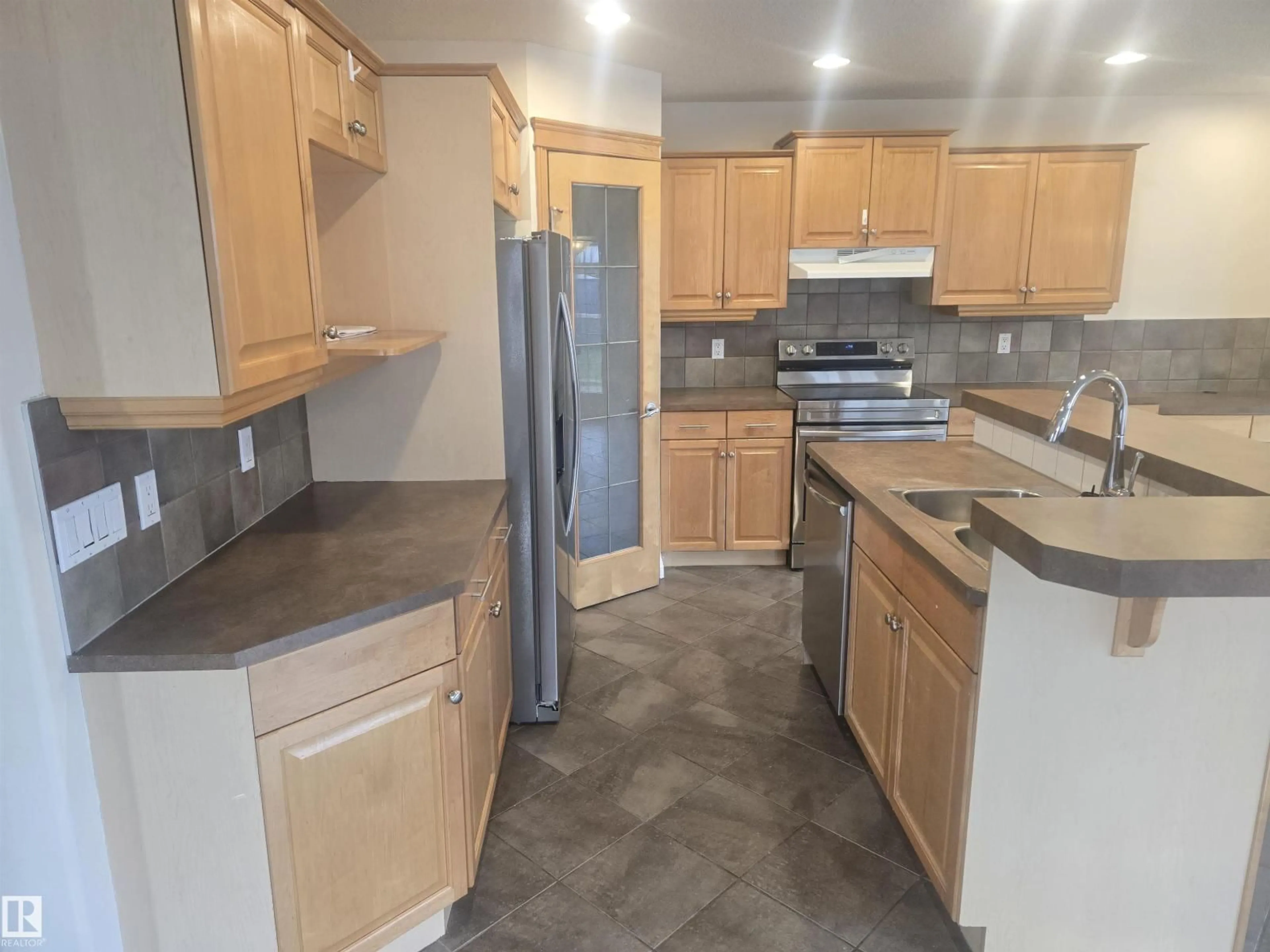 Standard kitchen, unknown for NW - 13812 149 AV, Edmonton Alberta T6V1S1