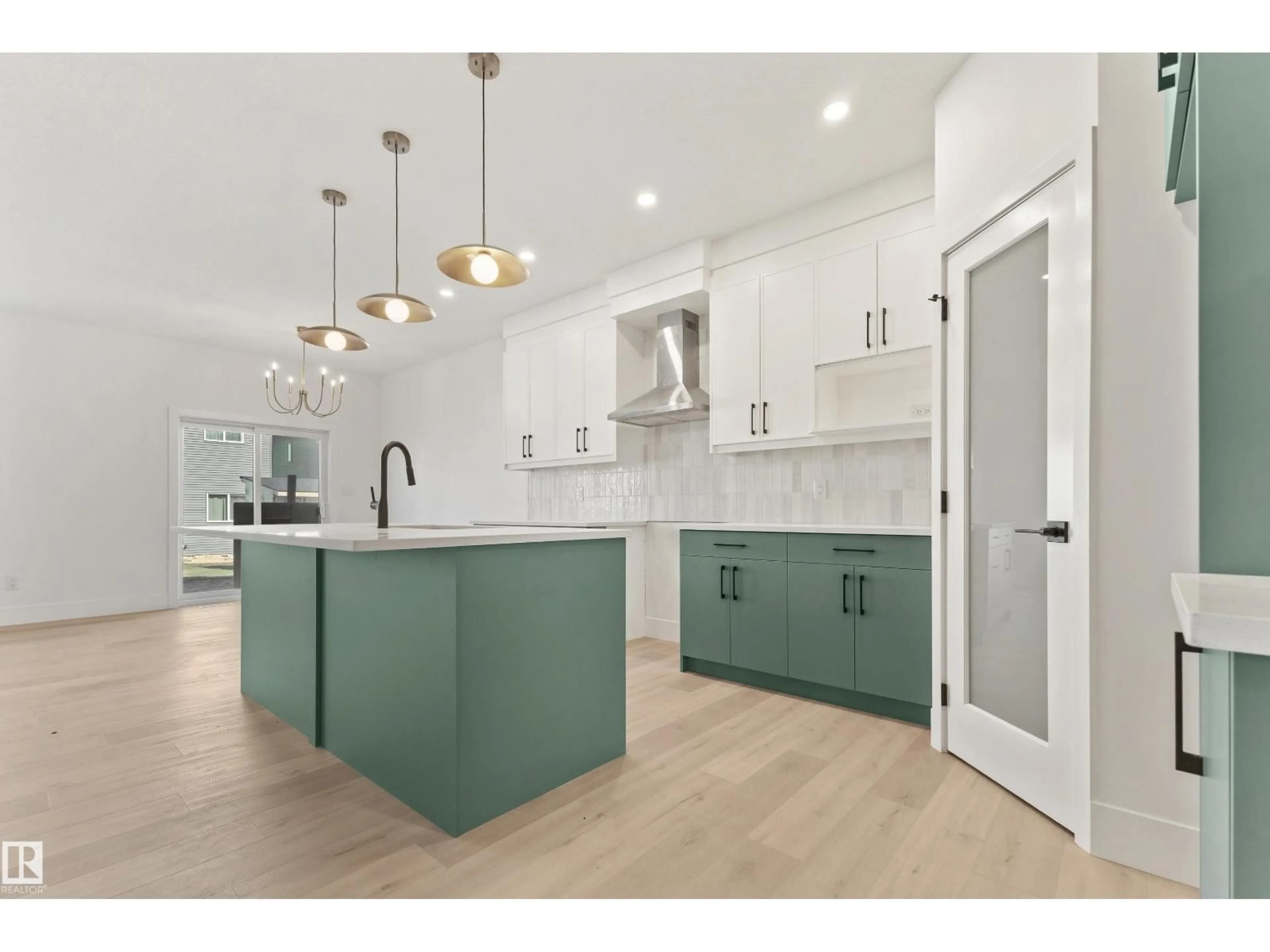 Open concept kitchen, unknown for 94 SPRING LI, Spruce Grove Alberta T7X2X7
