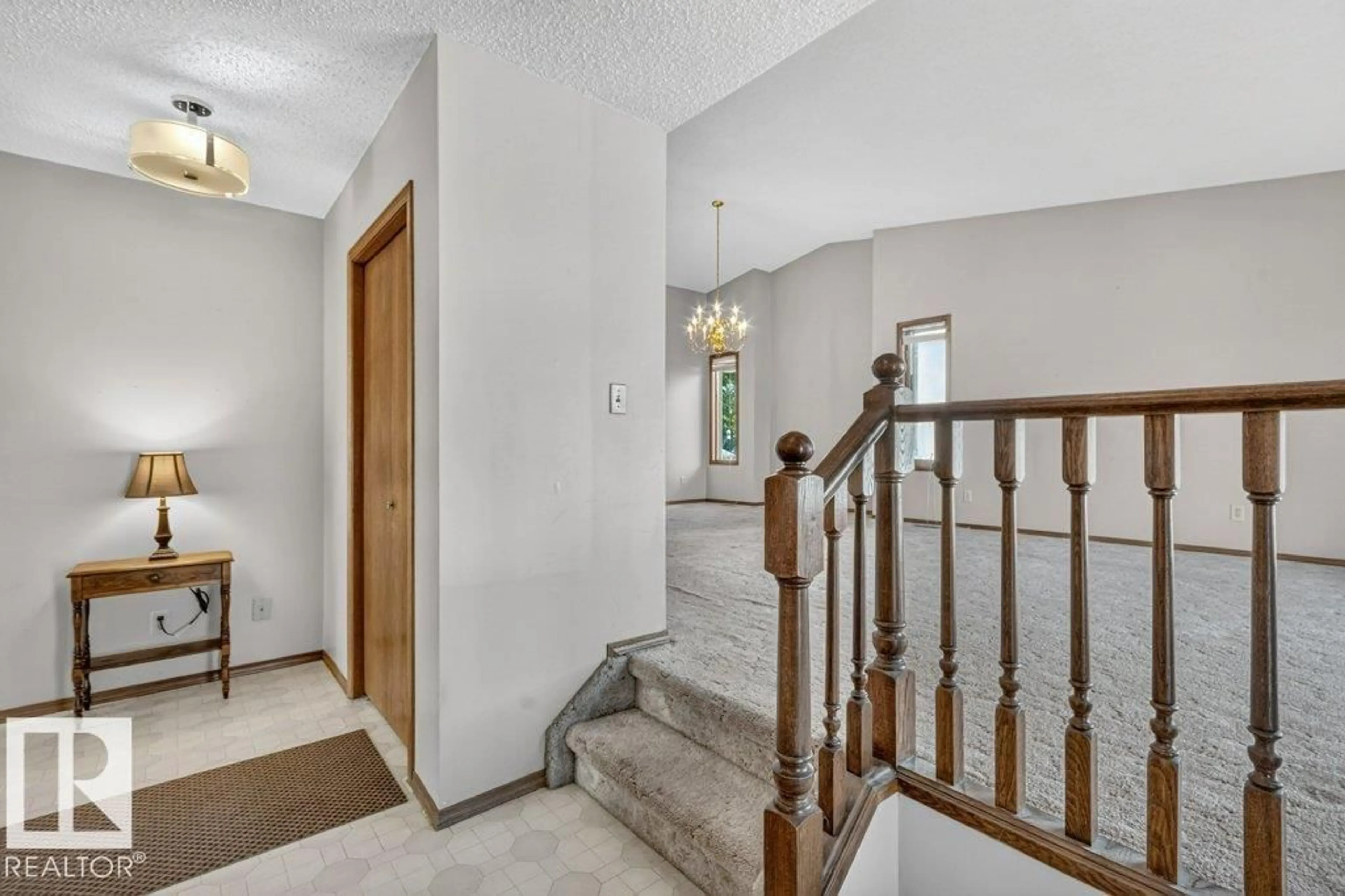 Unknown for 3740 60 ST, Edmonton Alberta T6L6E9