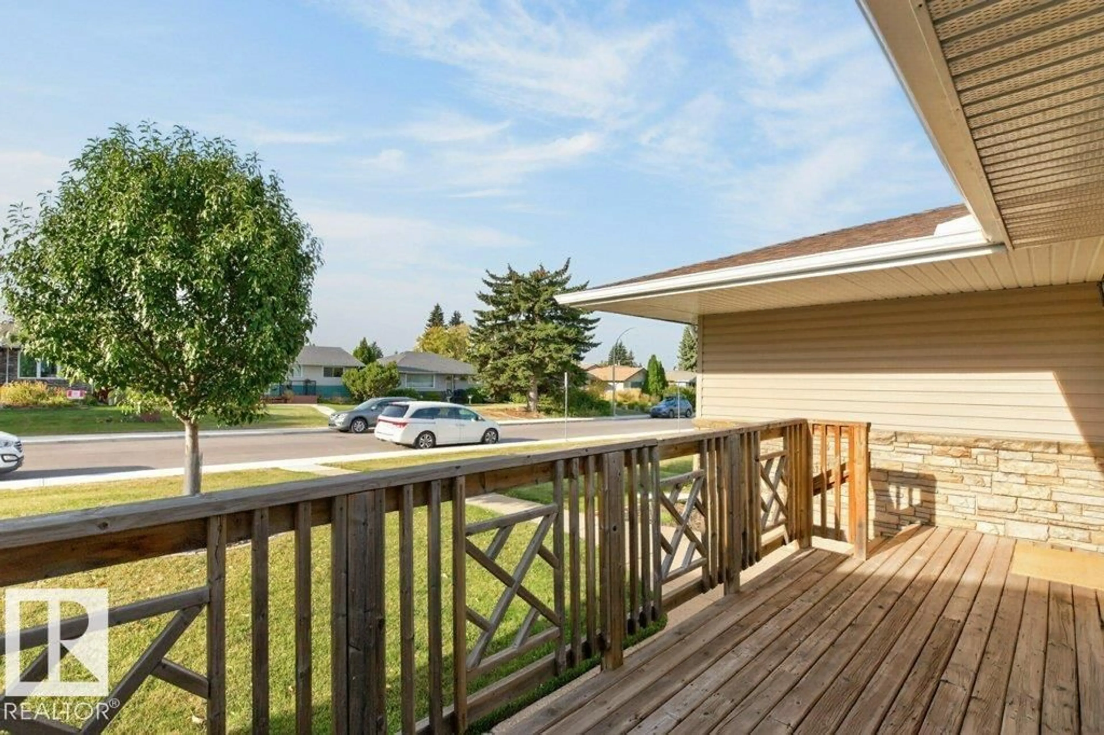 Patio, water/lake/river/ocean view for NW - 5412 90A AV, Edmonton Alberta T6B0P8