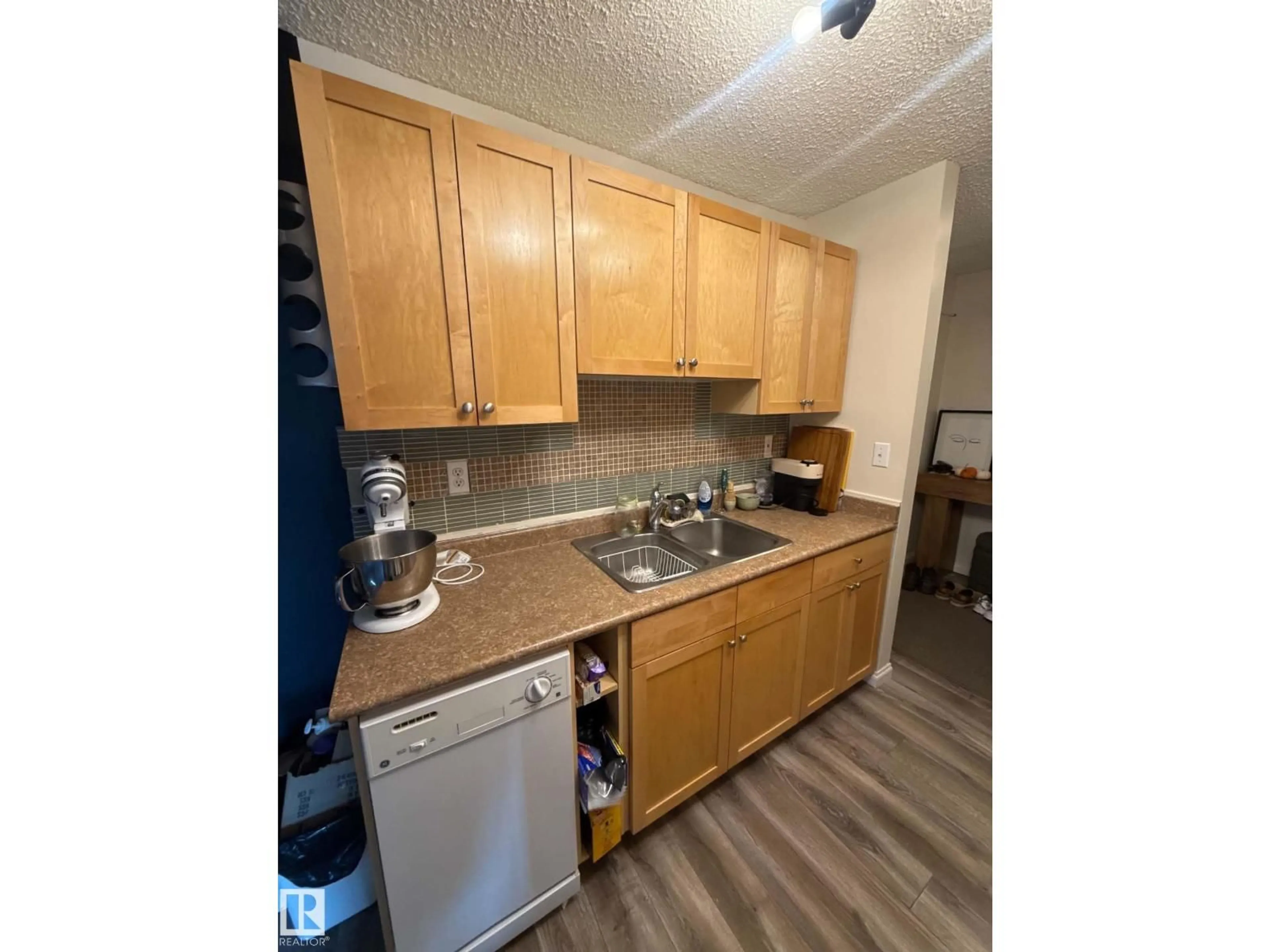 Standard kitchen, unknown for #302 - 51 BROWN ST, Stony Plain Alberta T7Z1P3