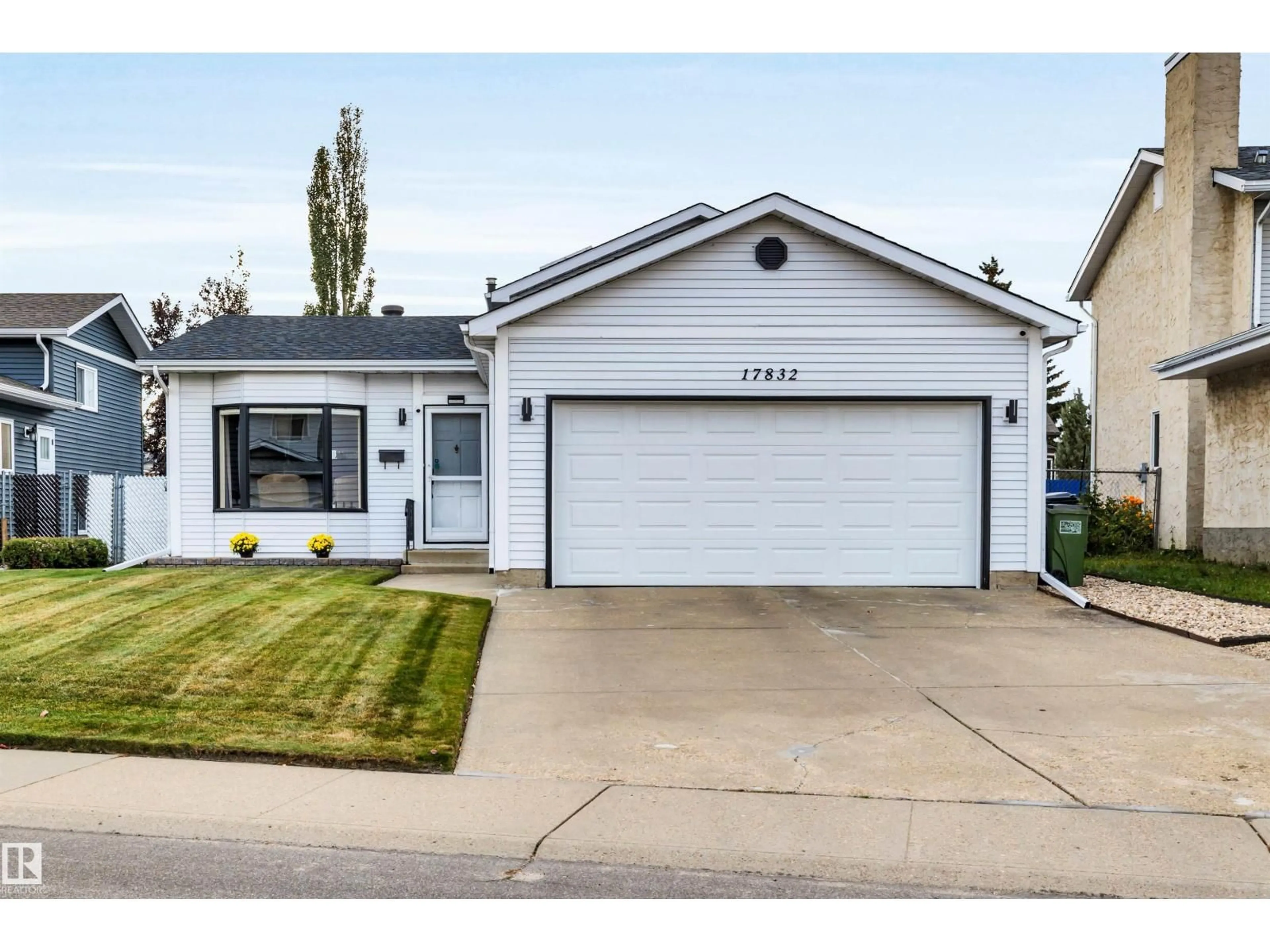 Home with vinyl exterior material, street for NW - 17832 93 ST, Edmonton Alberta T5Z2H7