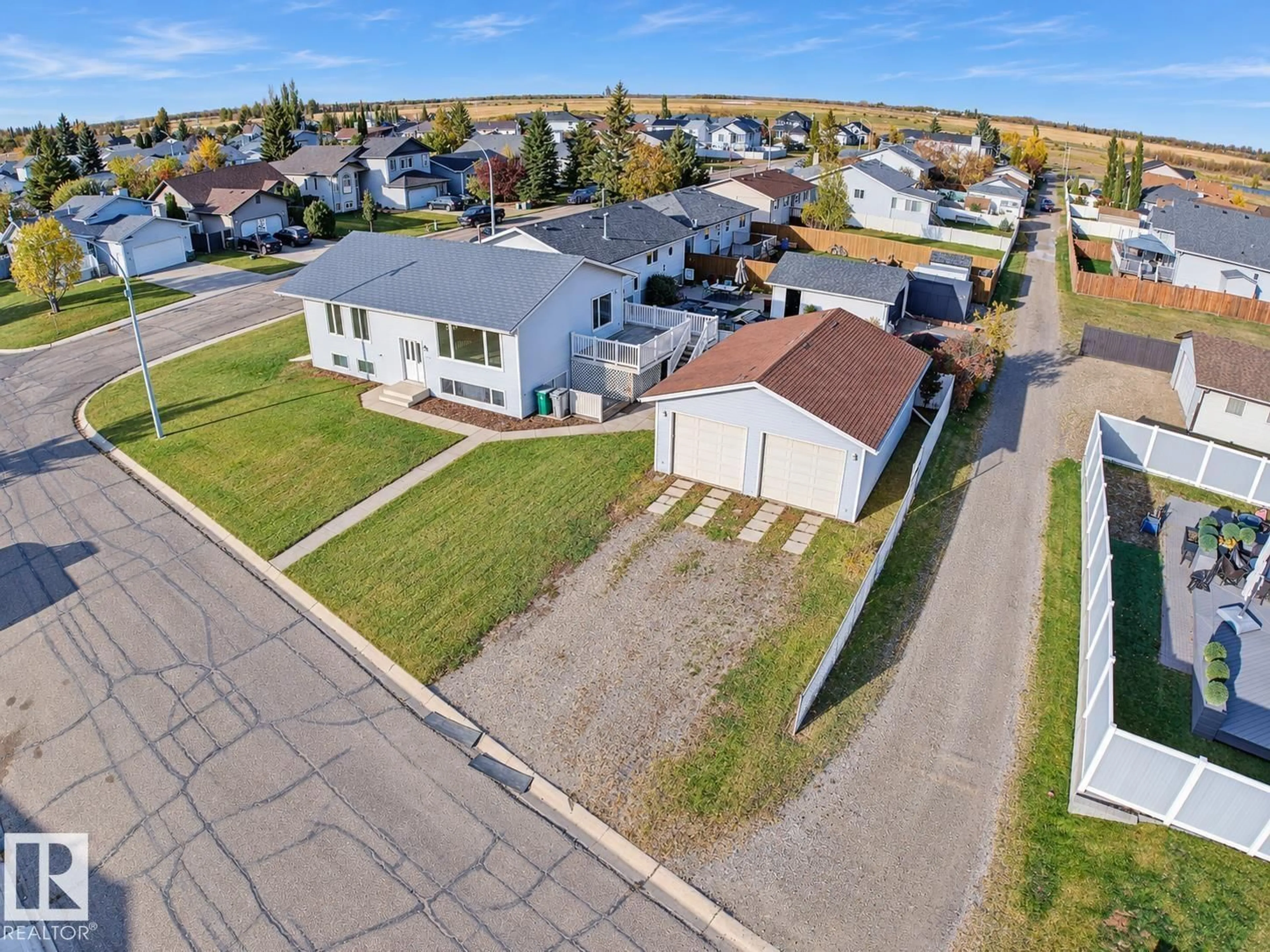 A pic from outside/outdoor area/front of a property/back of a property/a pic from drone, street for 5503 44 ST, Lamont Alberta T0B2R0