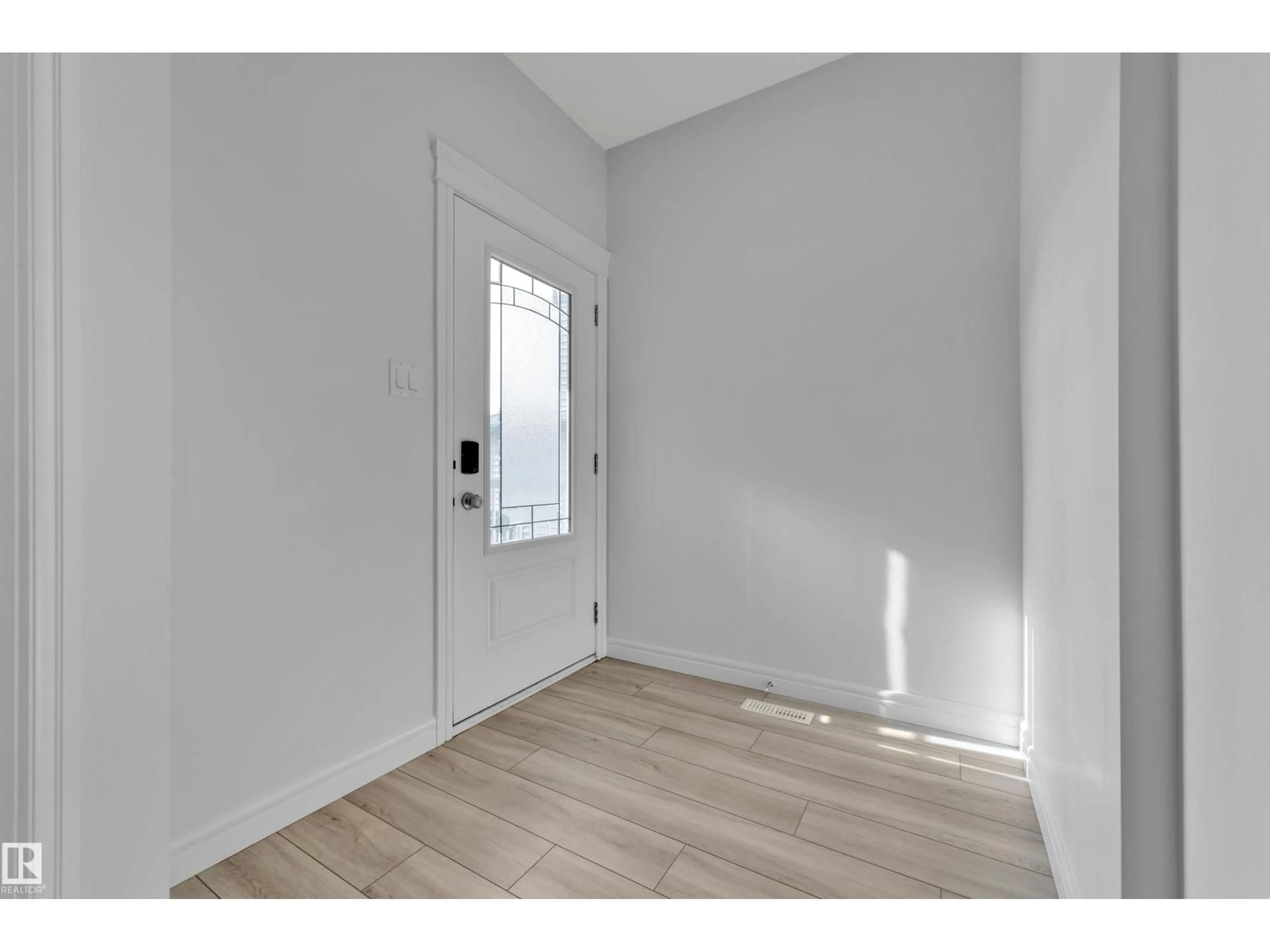 Indoor entryway for SW SW - 5712 CAUTLEY CR, Edmonton Alberta T6W4X9