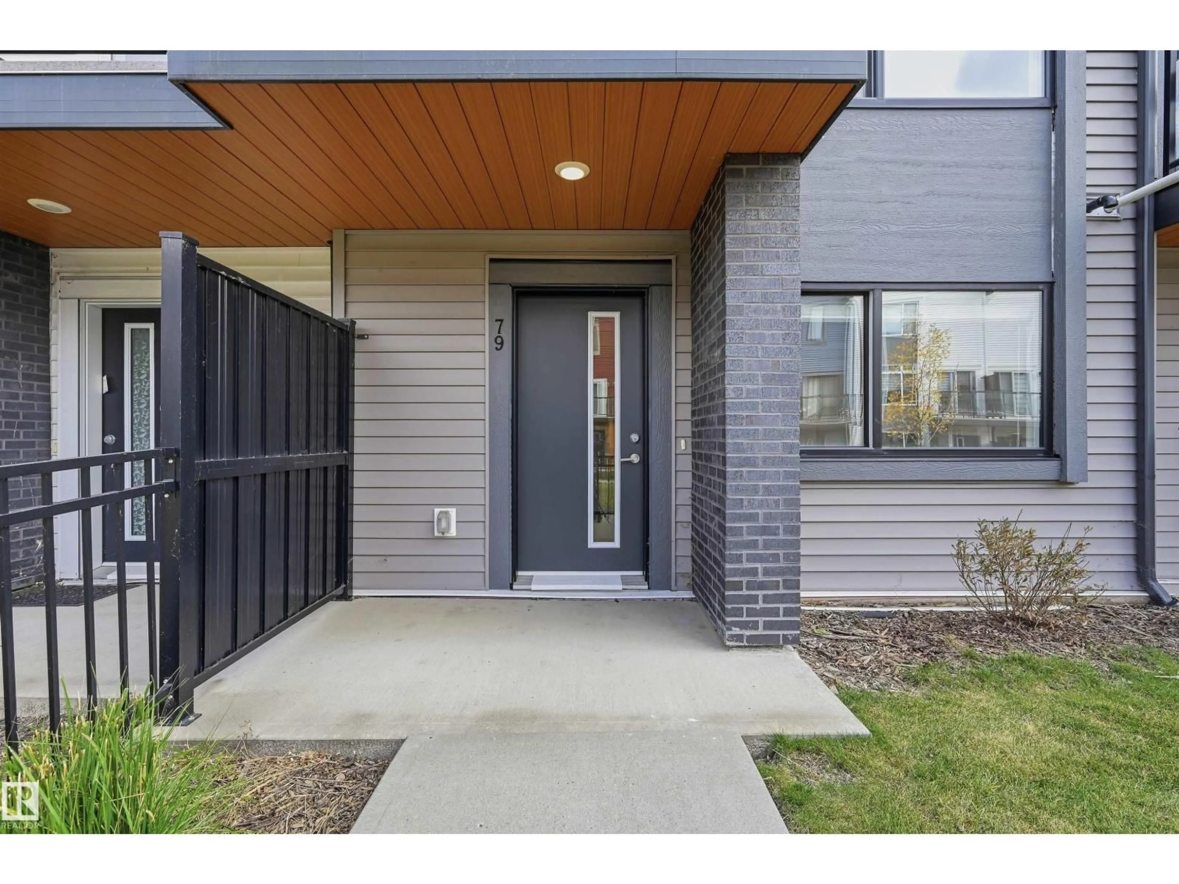Indoor entryway for 79 1010 RABBIT HILL RD, Edmonton Alberta T6W4G7
