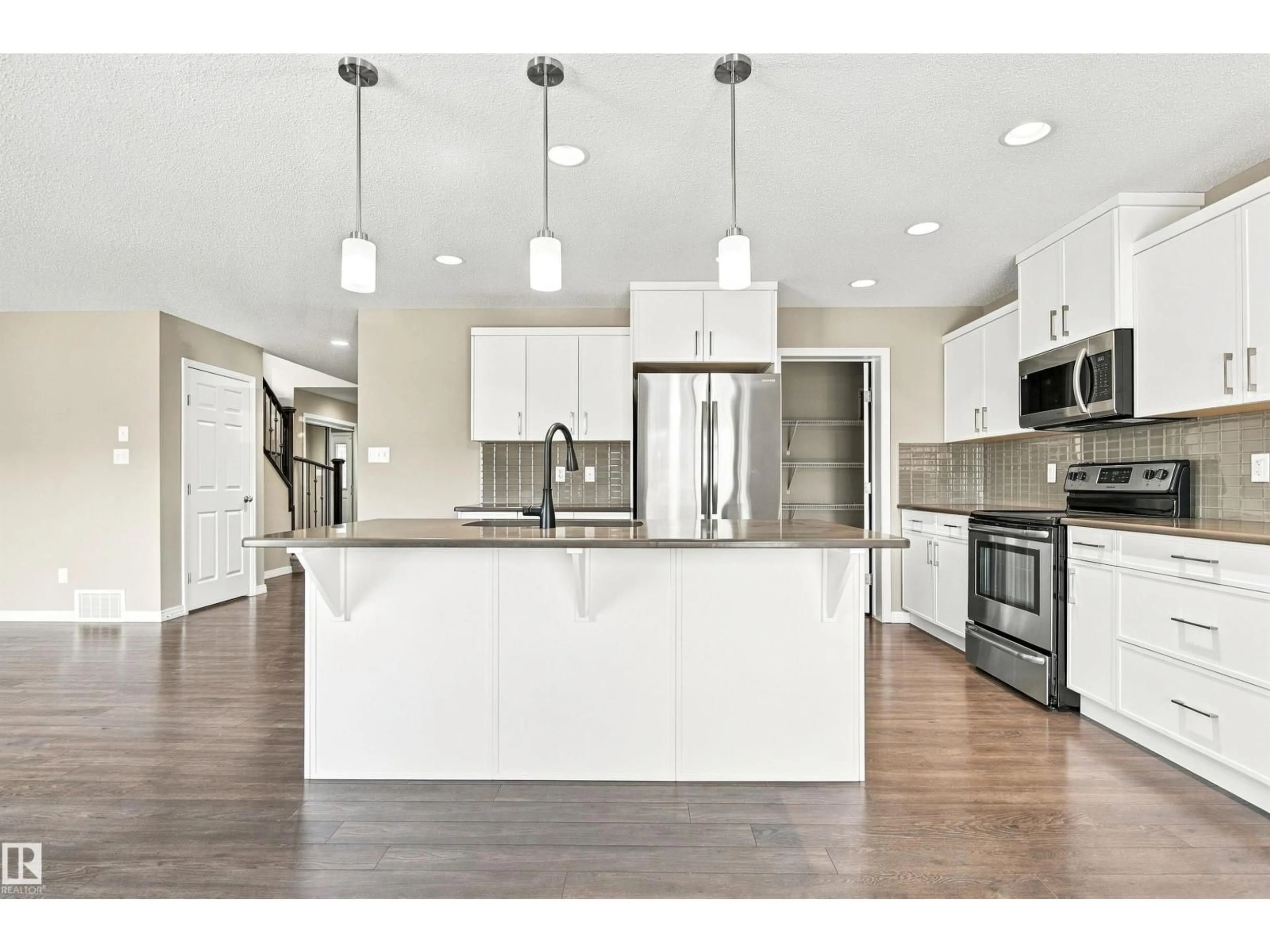 Open concept kitchen, unknown for 3528 CLAXTON CR, Edmonton Alberta T6W0Z6