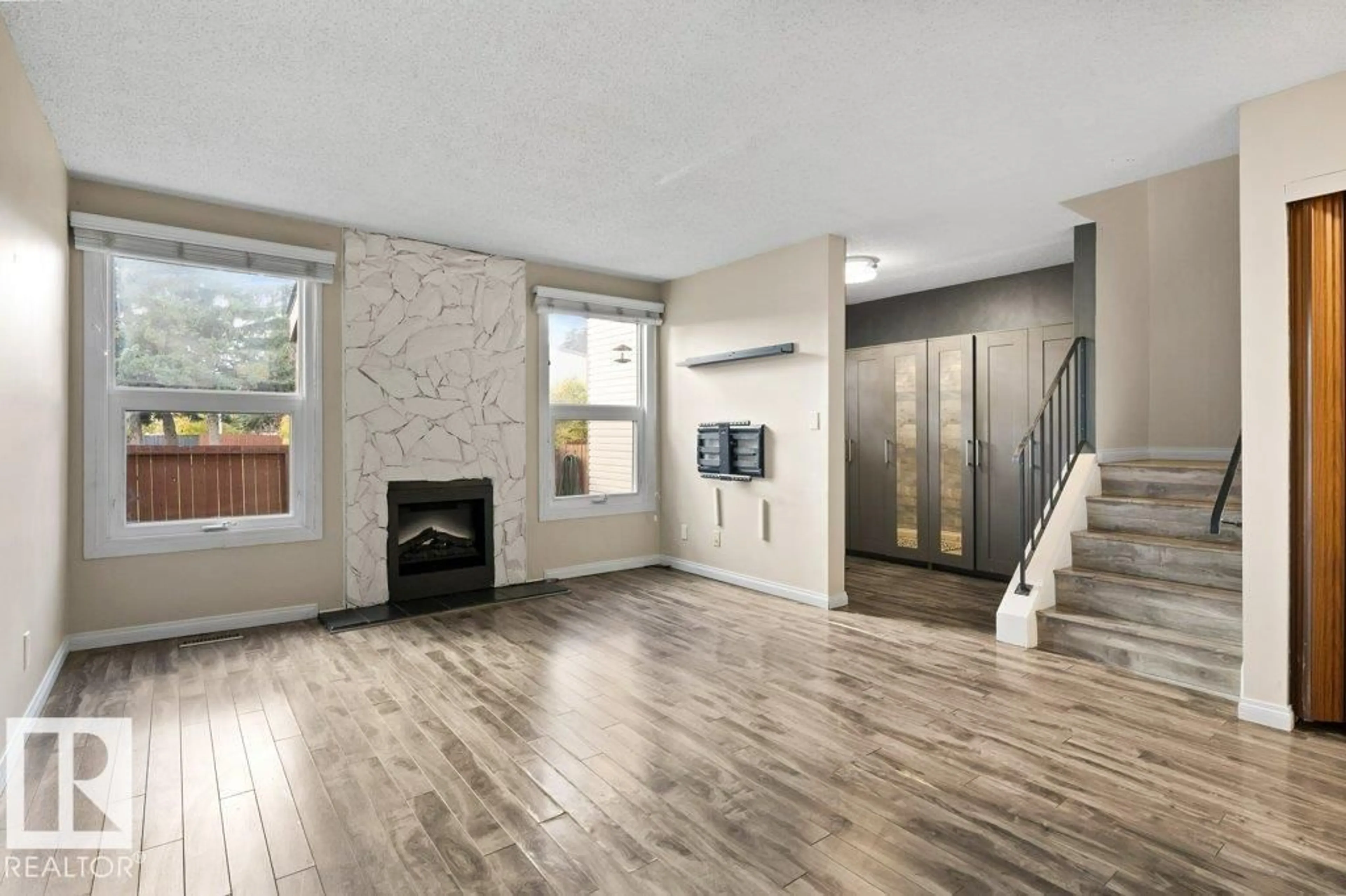 Unknown for 17125 109 ST, Edmonton Alberta T5X3E2