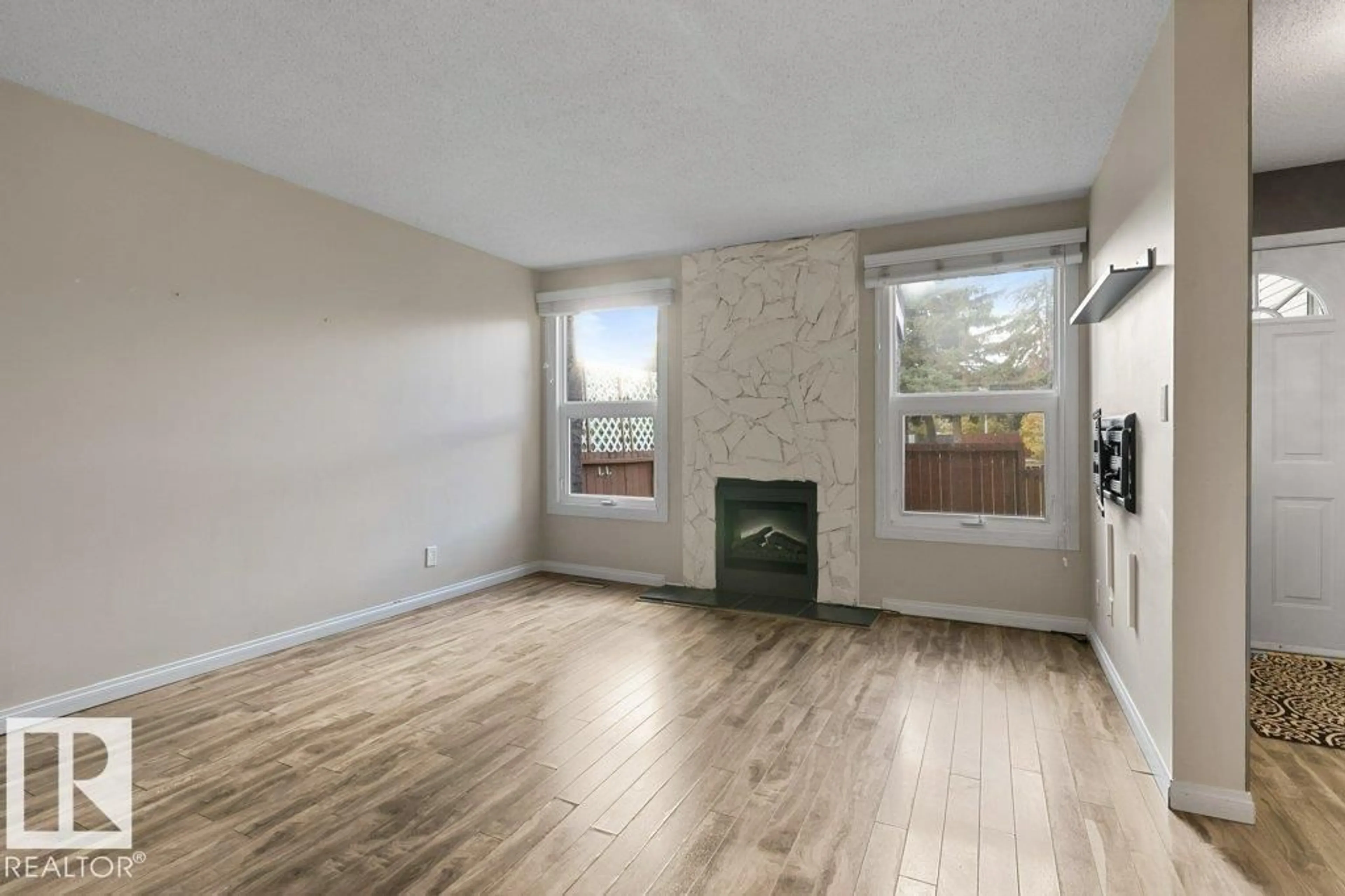 A pic of a room for 17125 109 ST, Edmonton Alberta T5X3E2