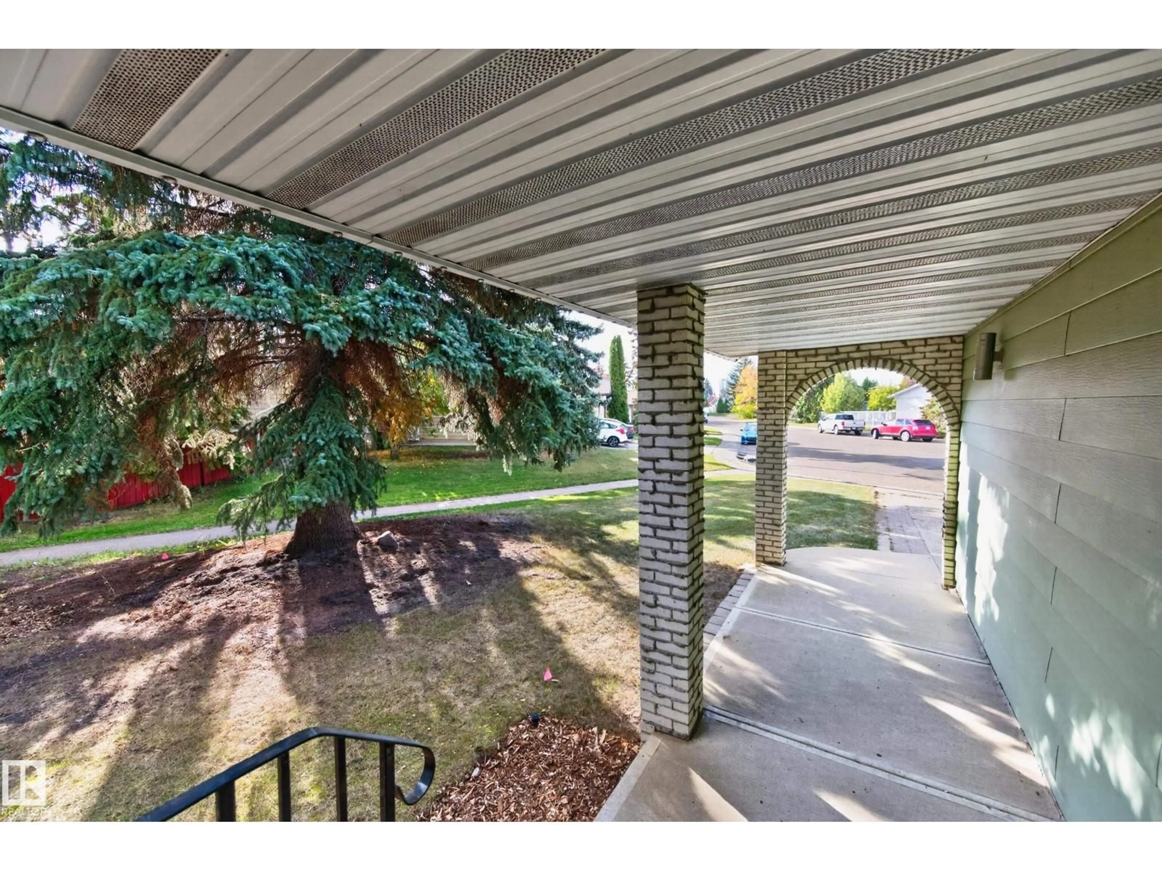 Unknown for 10706 33A AV, Edmonton Alberta T6J3B7