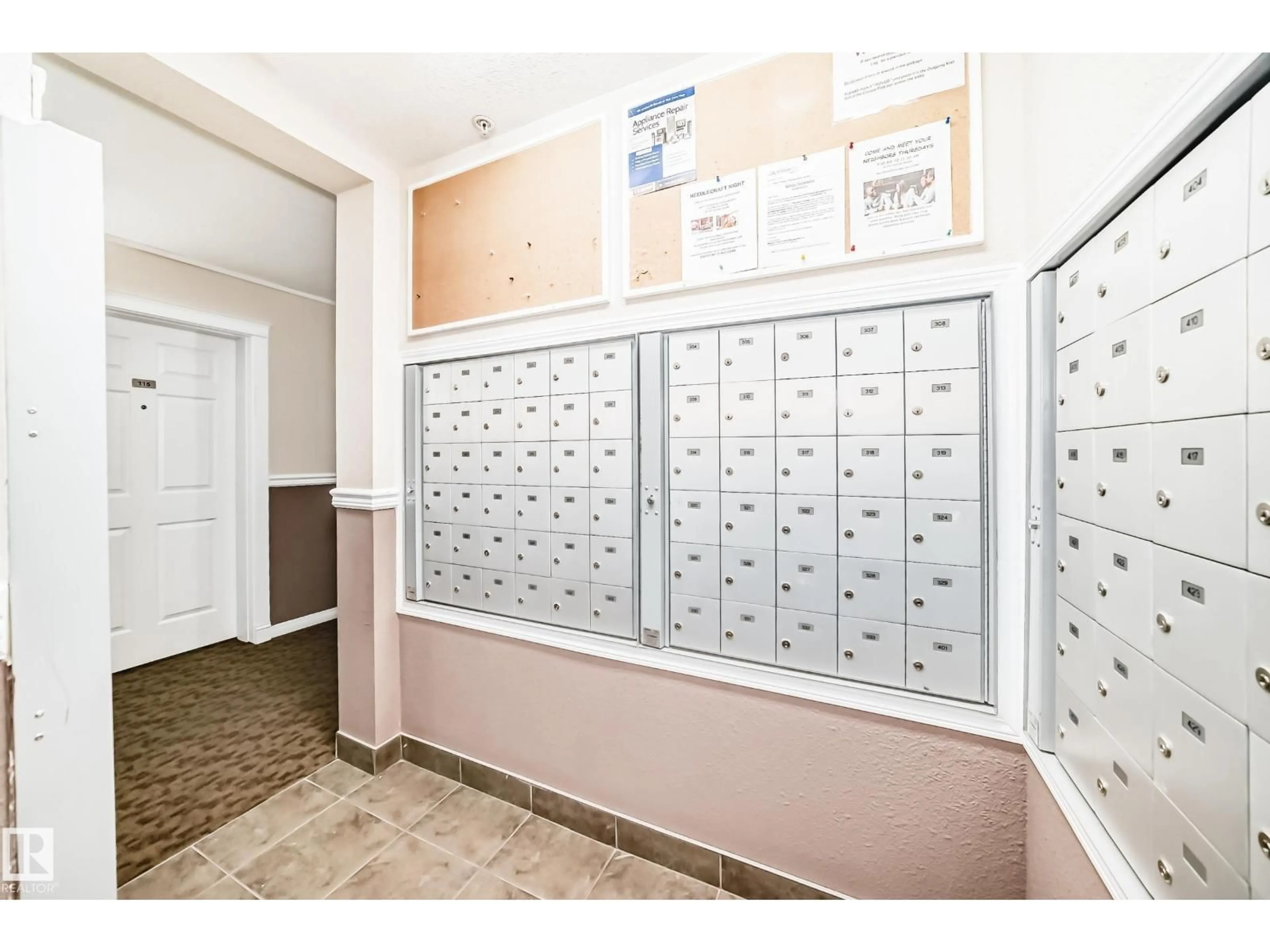 Indoor foyer for #302 - 4309 33 ST, Stony Plain Alberta T7Z0C4