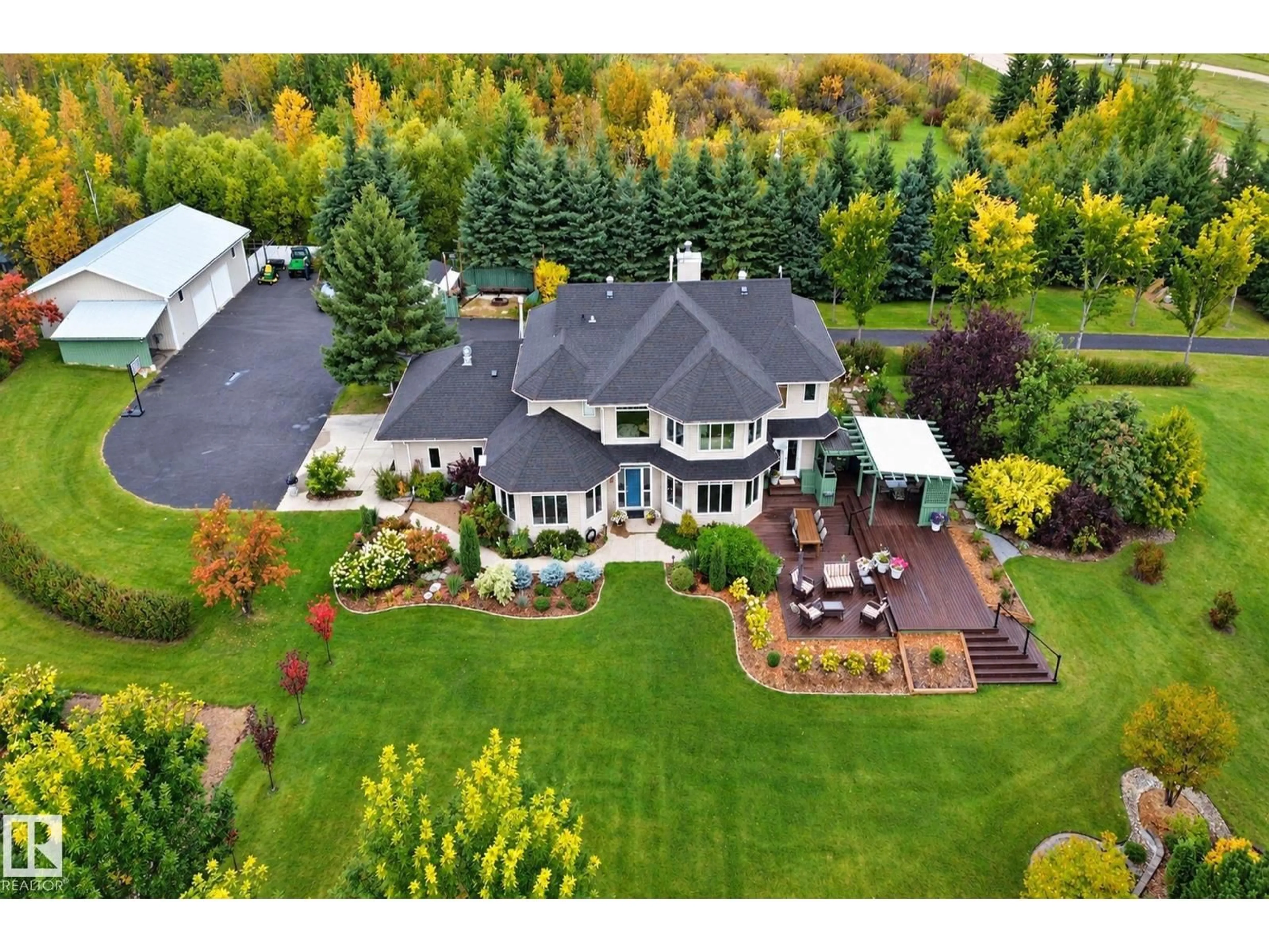 A pic from outside/outdoor area/front of a property/back of a property/a pic from drone, unknown for 6 ROSENTHAL WY, Stony Plain Alberta T7Z2S1
