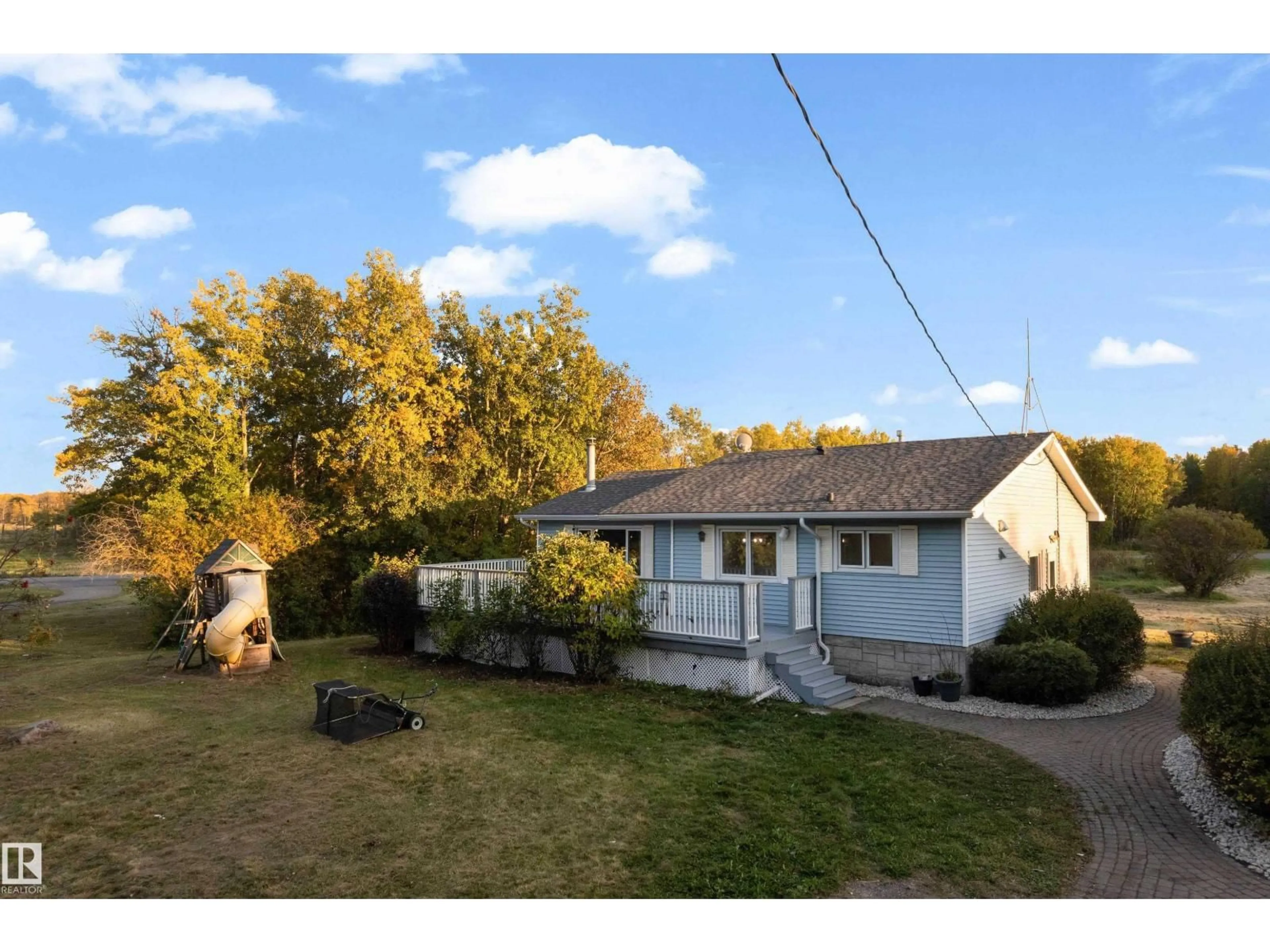 A pic from outside/outdoor area/front of a property/back of a property/a pic from drone, street for 52314 RGE ROAD 215, Rural Strathcona County Alberta T8E1B6