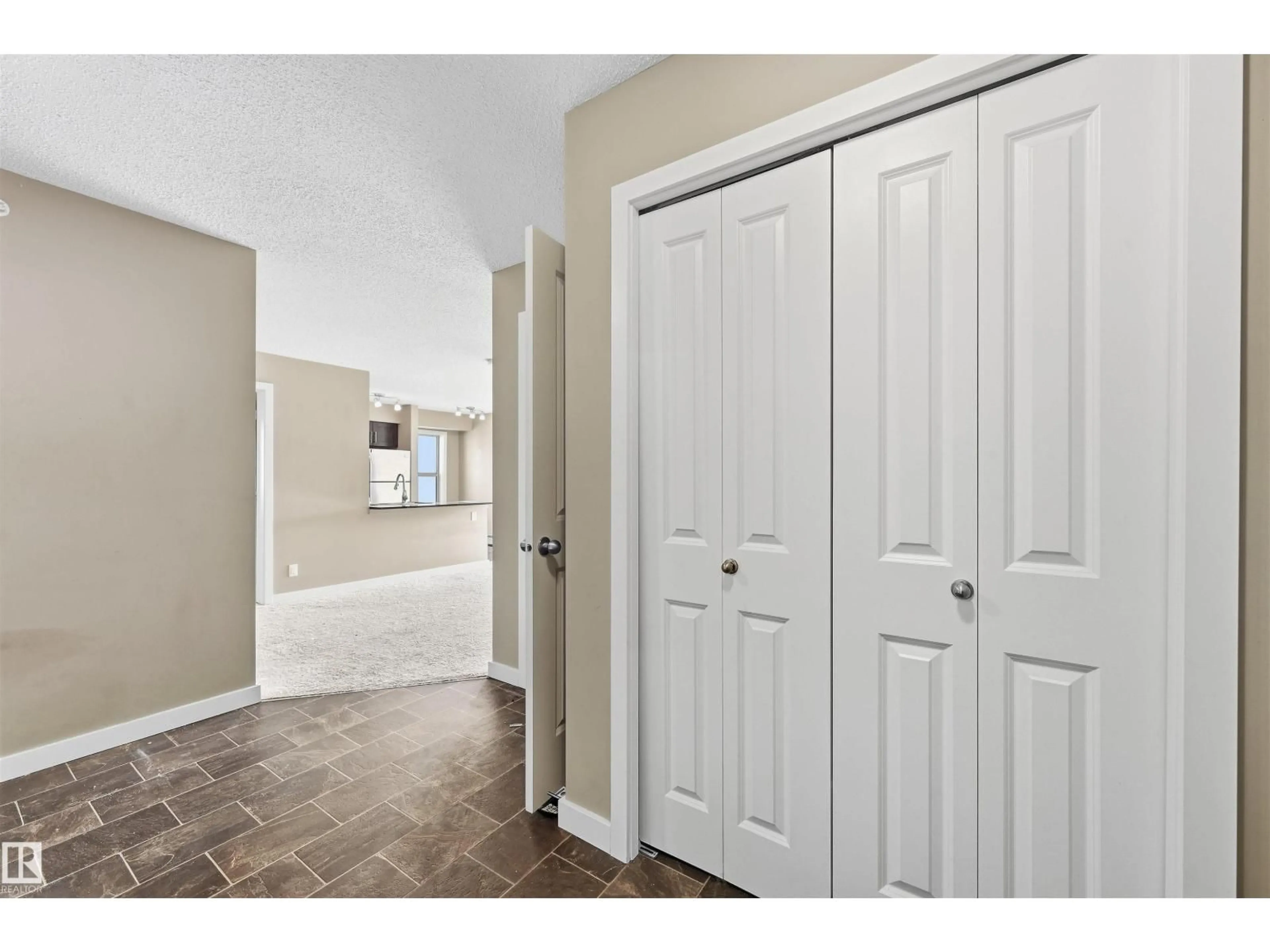 Indoor entryway for 5816 - 425 MULLEN PL, Edmonton Alberta T6R0W3