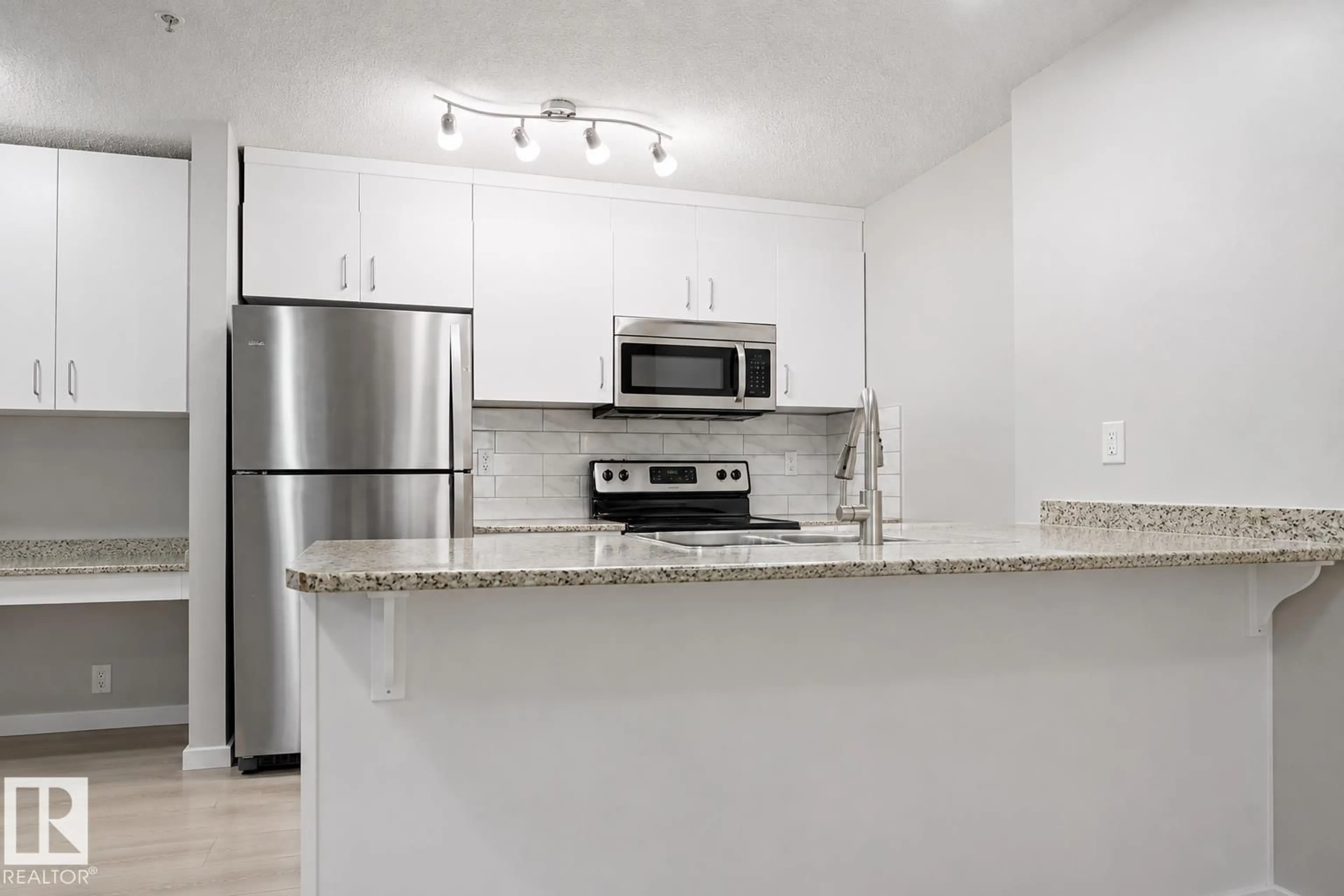 Standard kitchen, unknown for 127 5515 7 AV, Edmonton Alberta T6X2A8