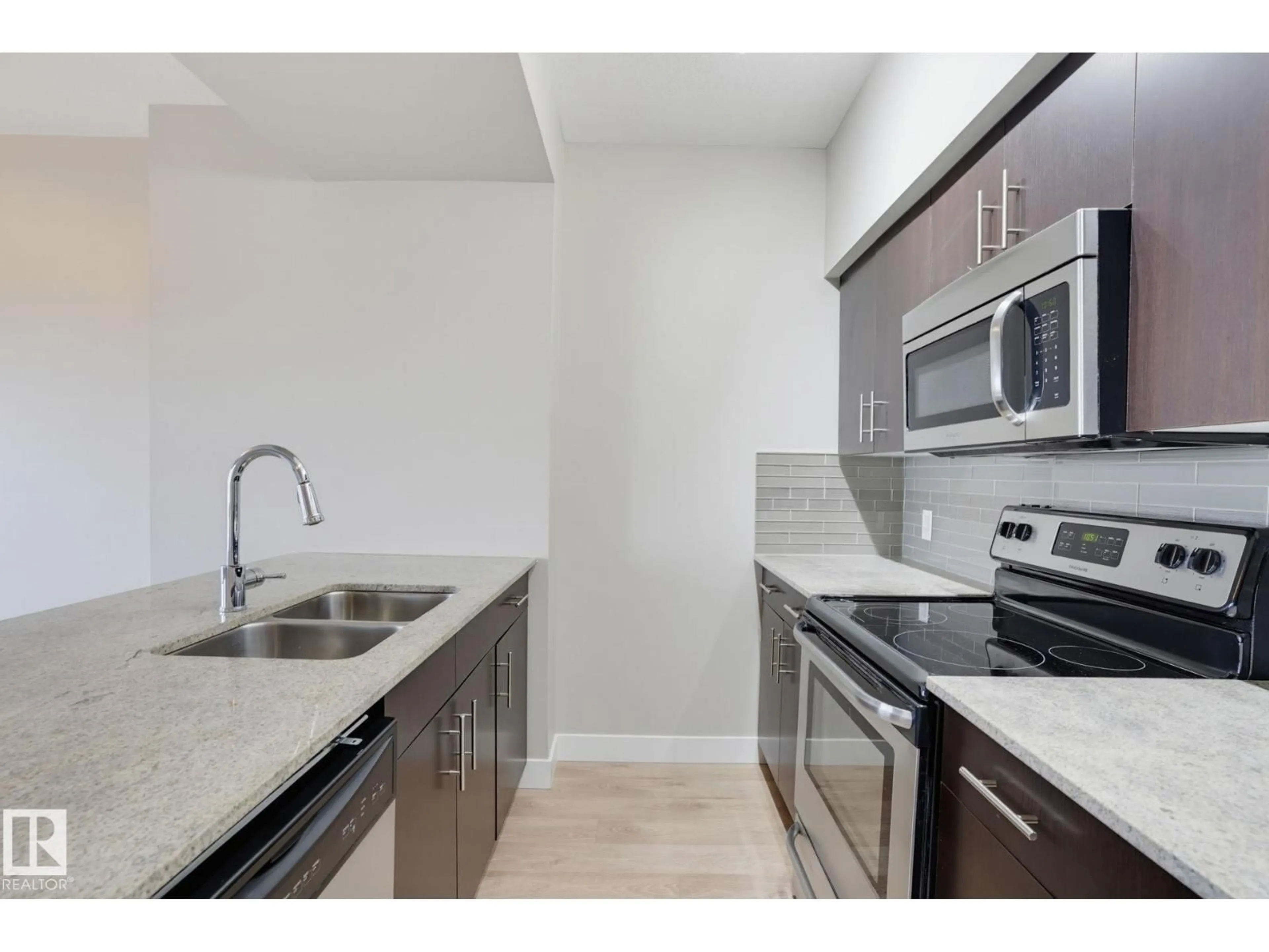 Standard kitchen, unknown for 603 - 10226 104 ST NW, Edmonton Alberta T5J1B8
