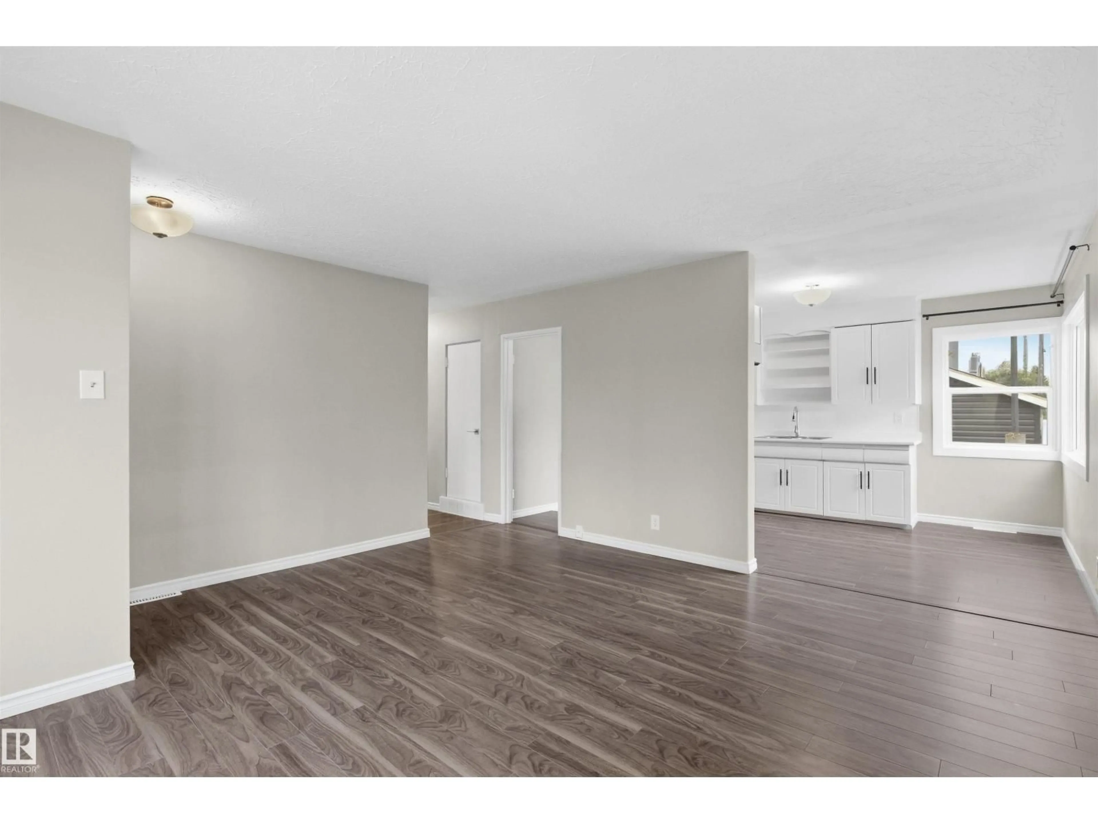 A pic of a room for 7715 76 AV, Edmonton Alberta T6C0H3