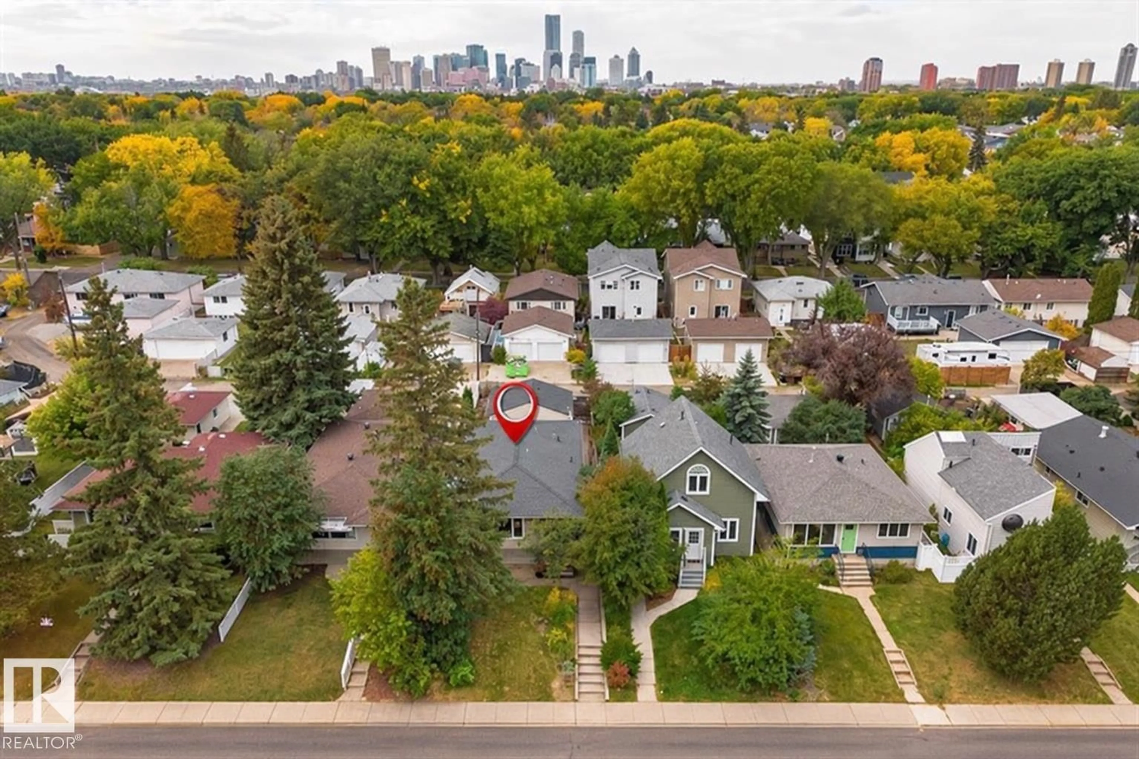 A pic from outside/outdoor area/front of a property/back of a property/a pic from drone, city buildings view from balcony for NW - 10320 76 ST, Edmonton Alberta T6A3A7