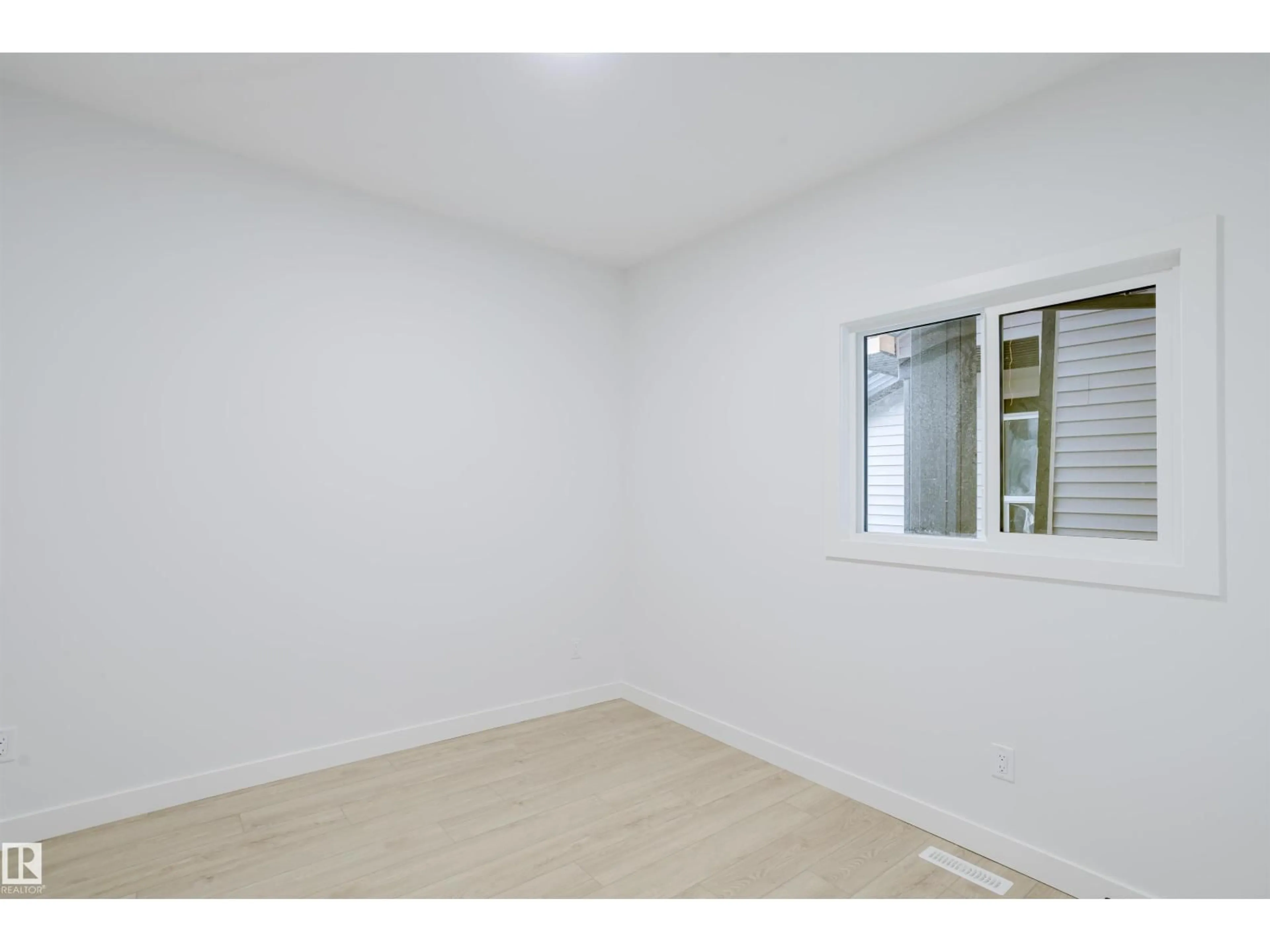 A pic of a room for 6215 29 AV, Edmonton Alberta T6X3J2