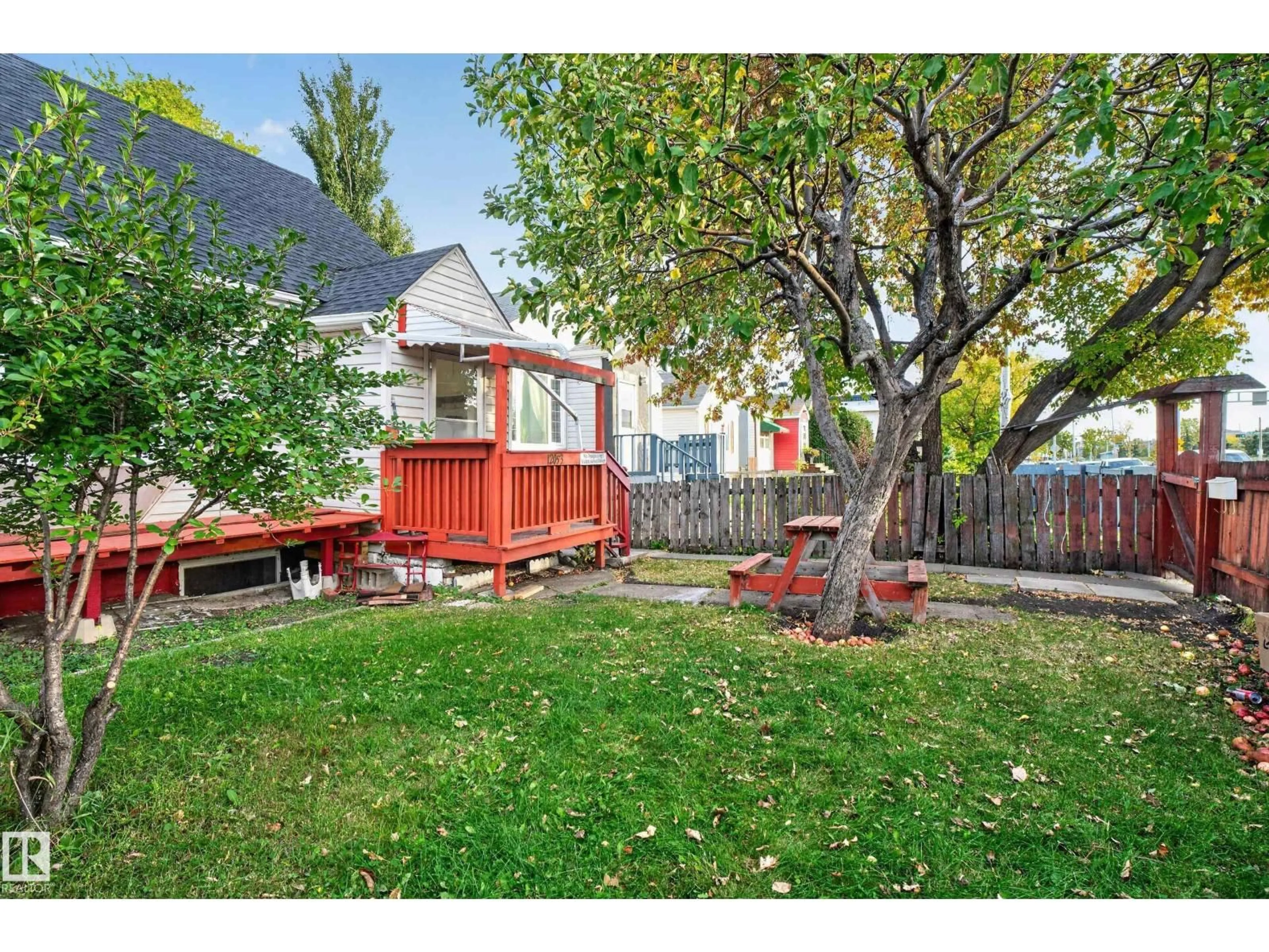 Patio, street for 12053 97 ST, Edmonton Alberta T5G1Y8