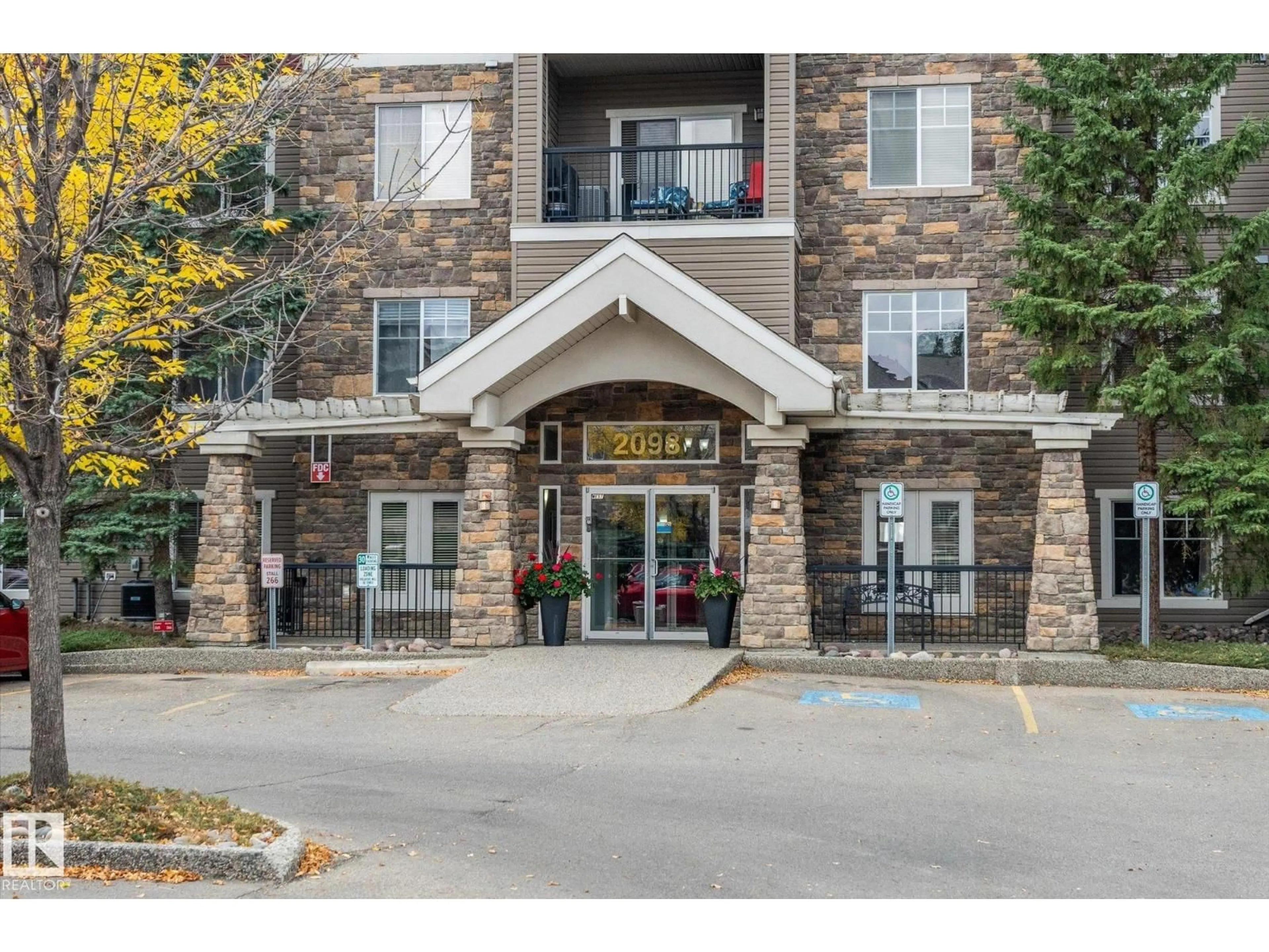 Indoor foyer for #119 - 2098 BLACKMUD CREEK DR, Edmonton Alberta T6W1T7