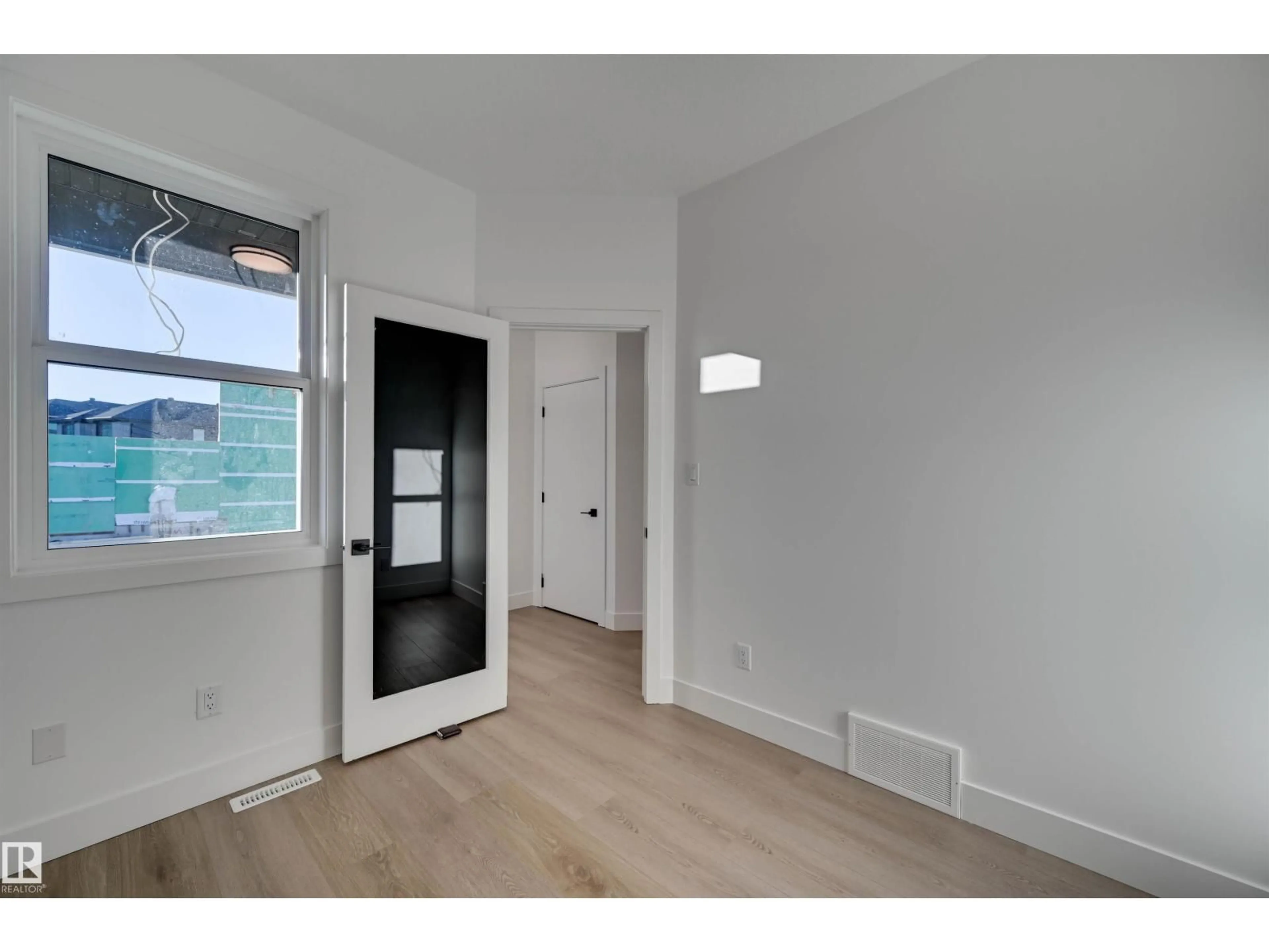 Indoor entryway for 194 ELLIOTT WD, Fort Saskatchewan Alberta T8L1V1