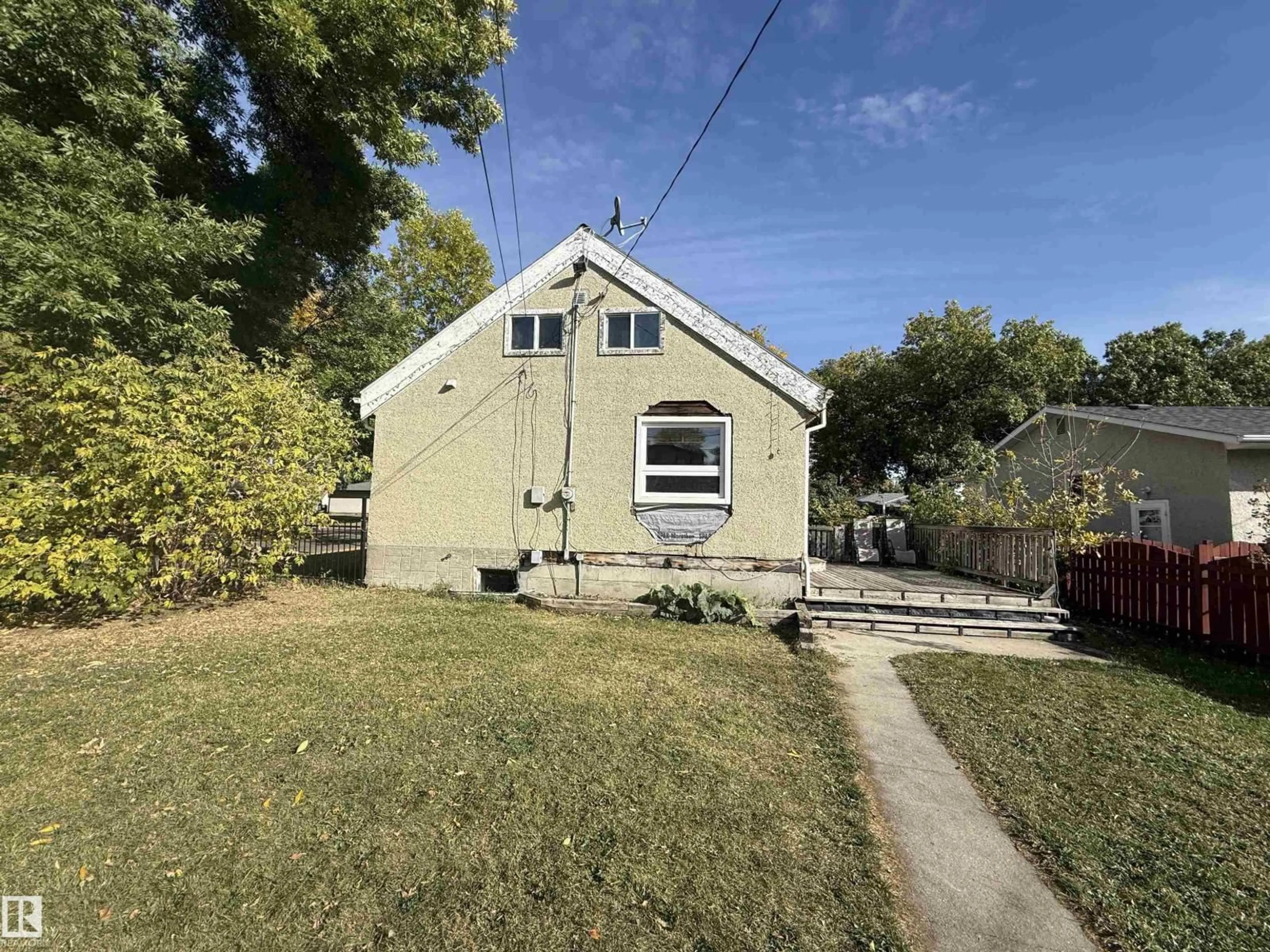 A pic from outside/outdoor area/front of a property/back of a property/a pic from drone, street for NW - 11942 37 ST, Edmonton Alberta T5W2C1