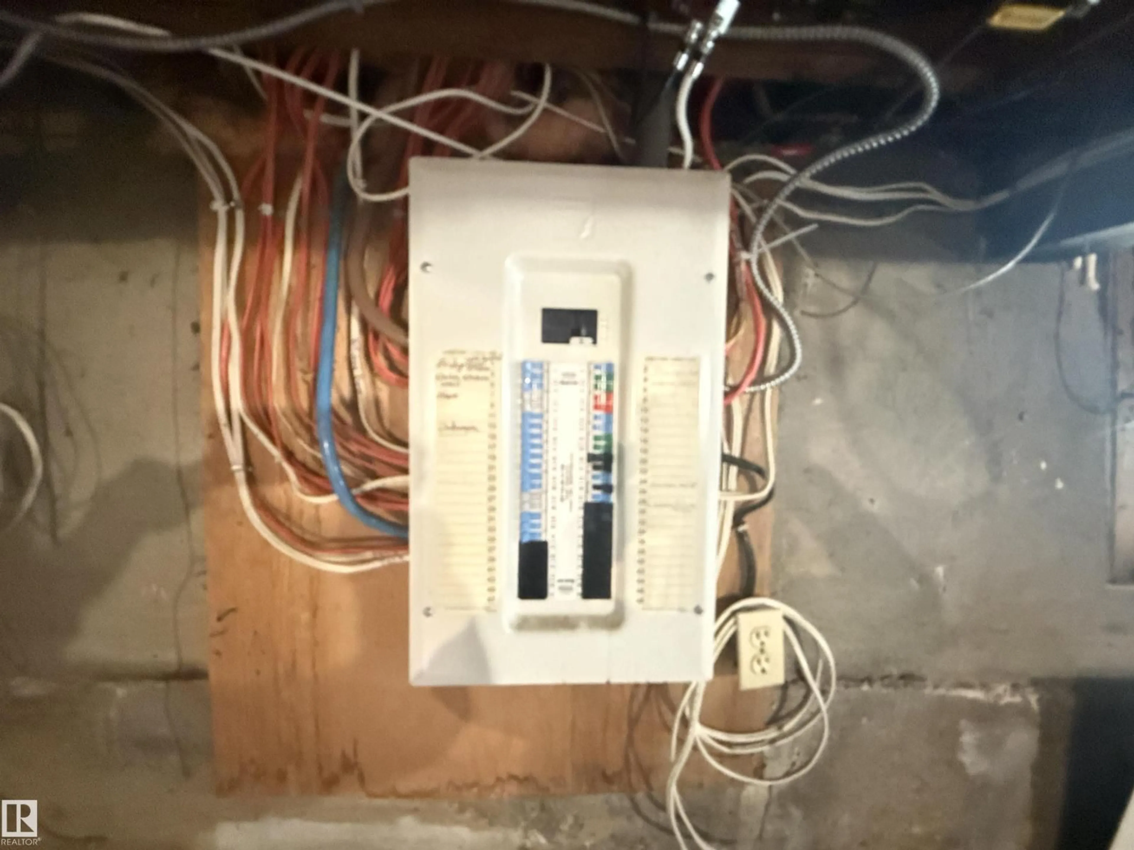 A pic of a room for NW - 11942 37 ST, Edmonton Alberta T5W2C1