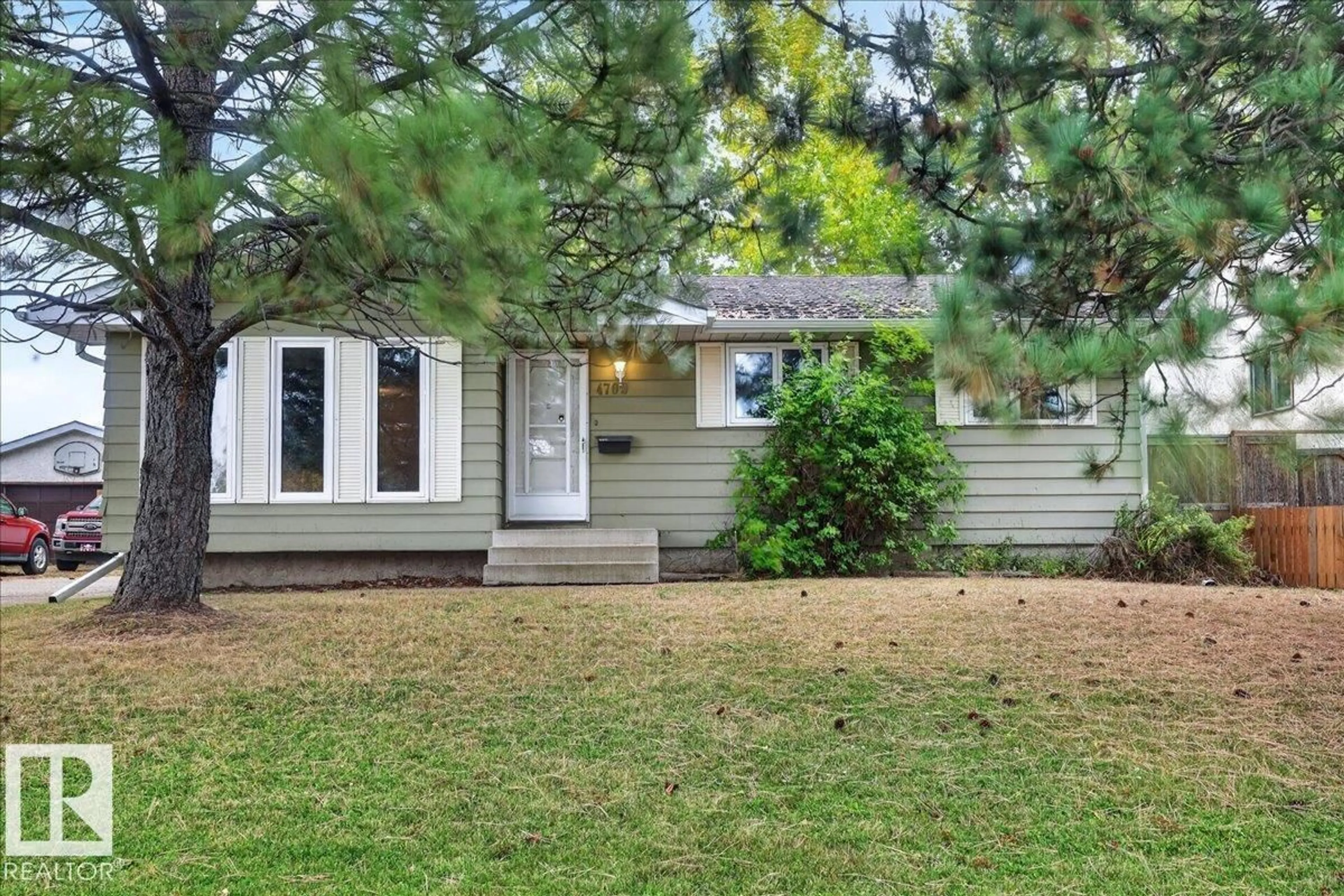 Home with vinyl exterior material, street for 4709 45 ST, Gibbons Alberta T0A1N0